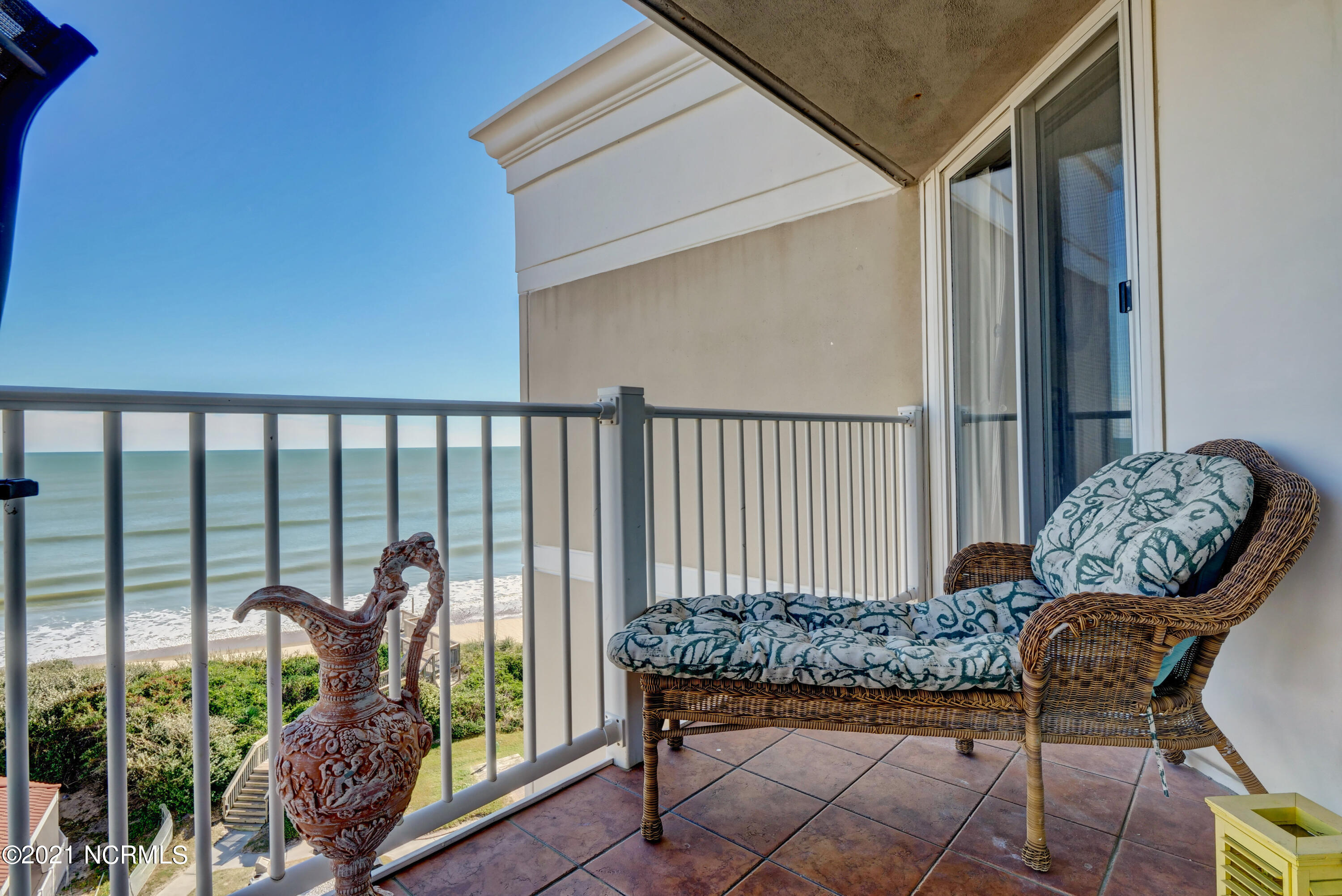 100520960 | Photo 27