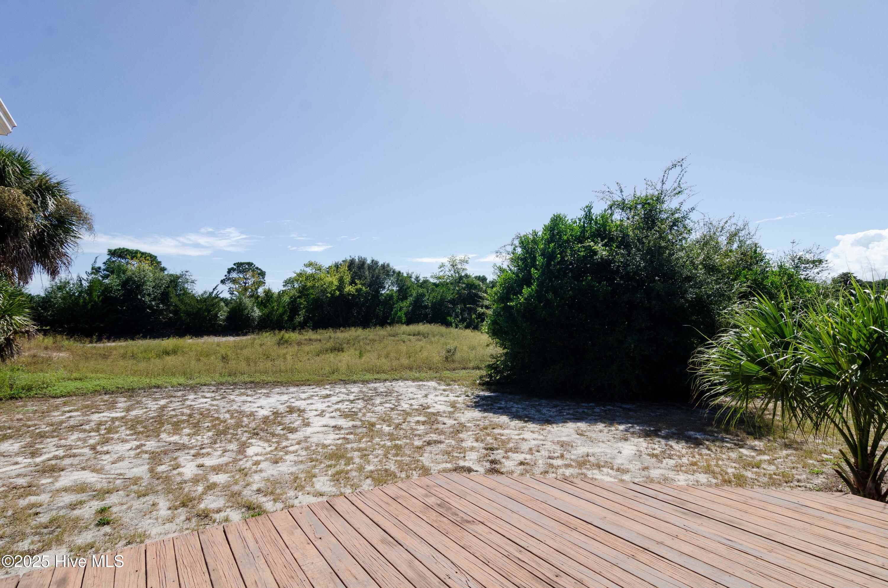 100516965 | Photo 35