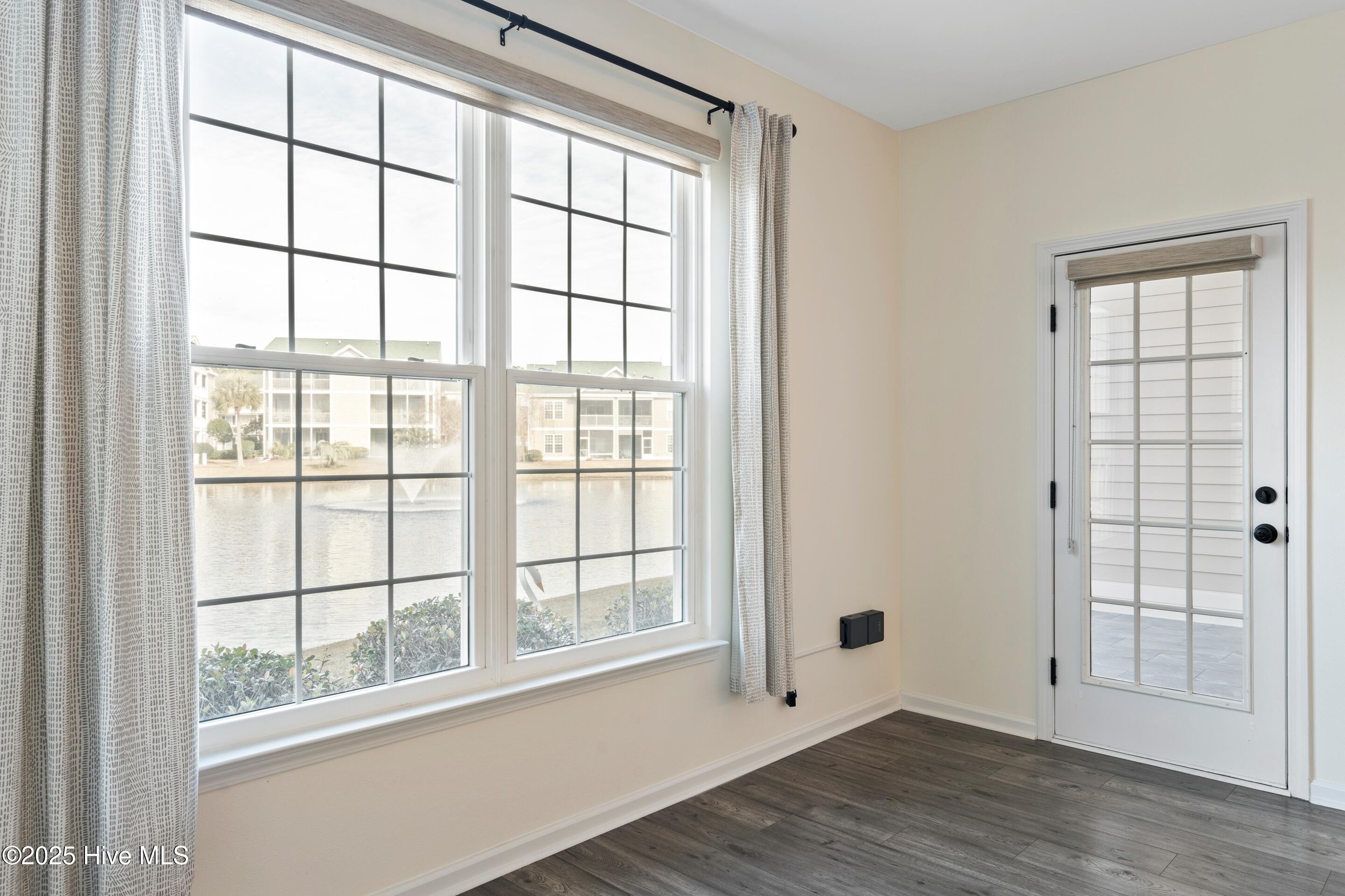 100542567 | Photo 28