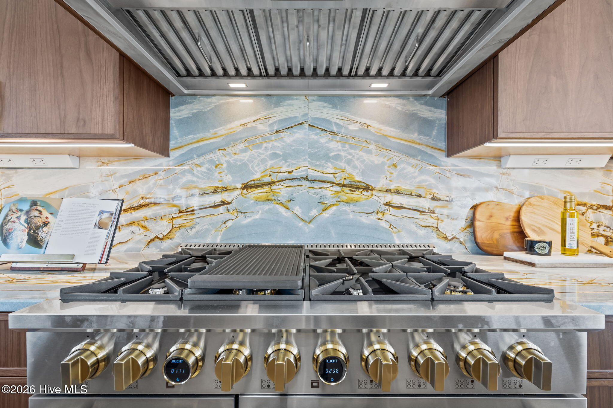 100552191 | Photo 12