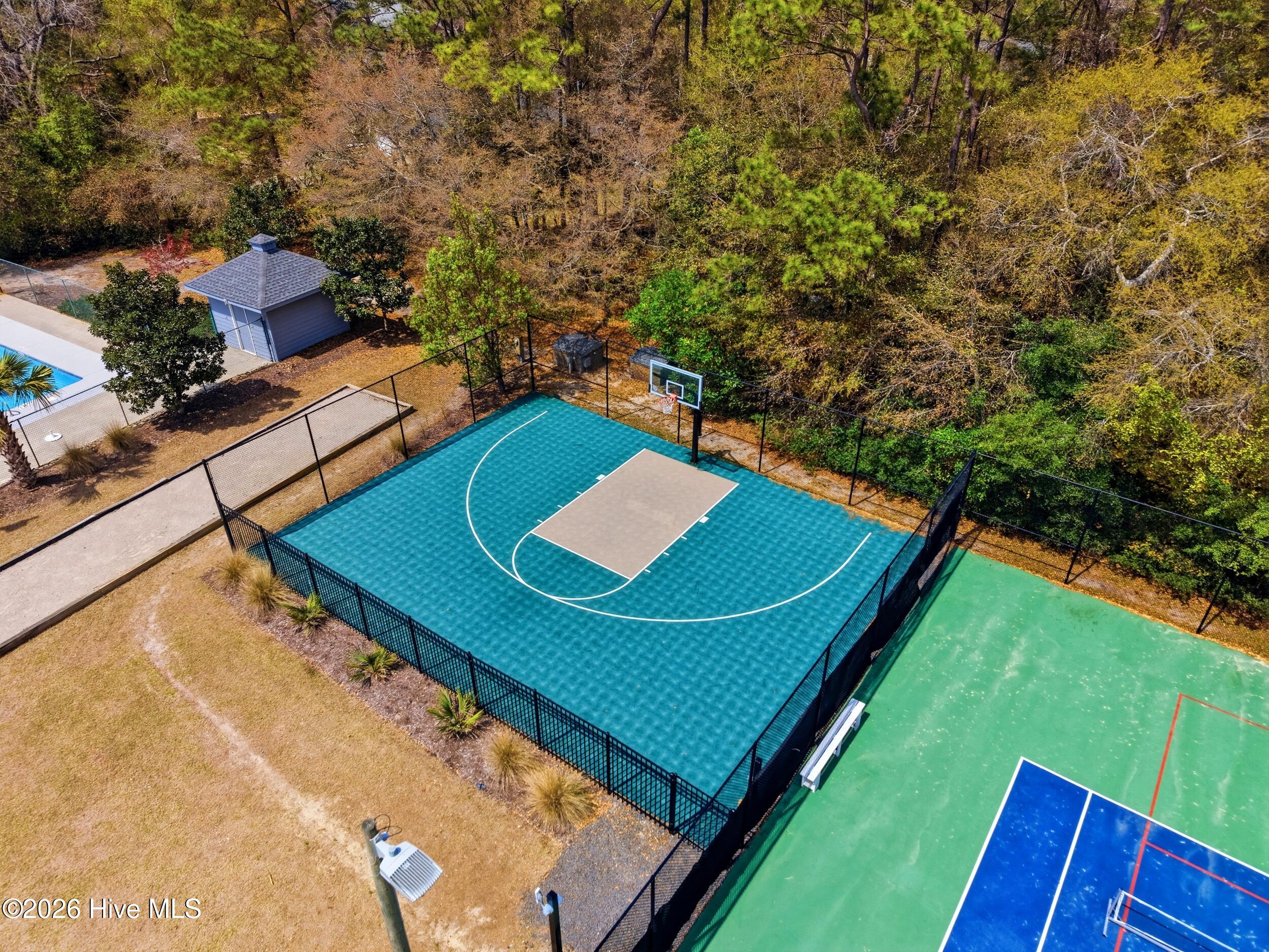 100556928 | Photo 54