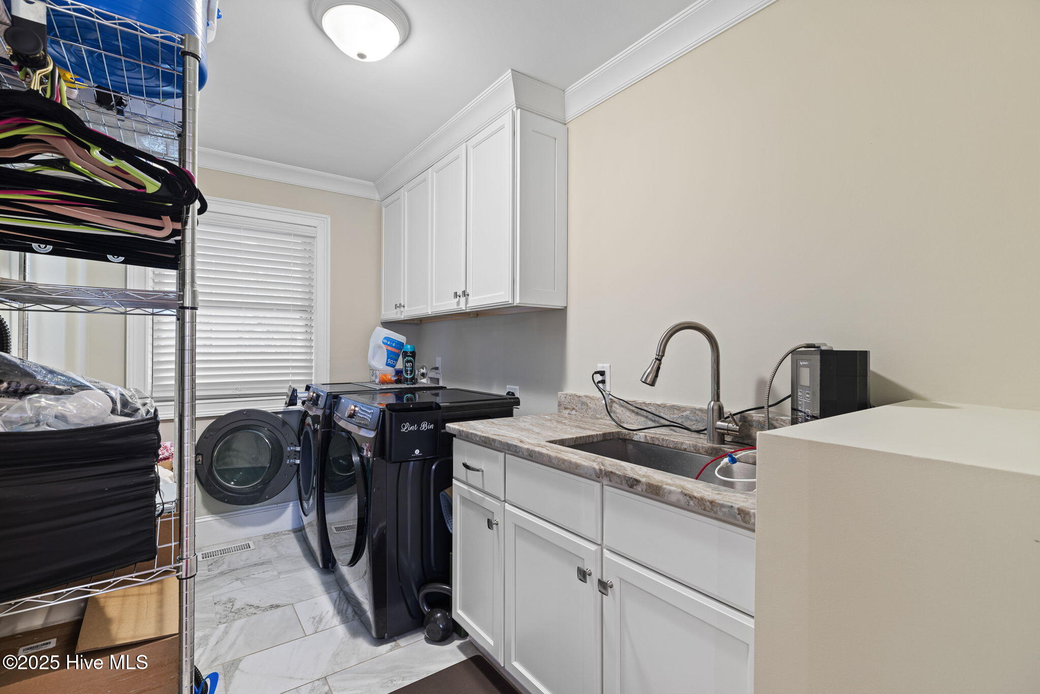 100548245 | Photo 47