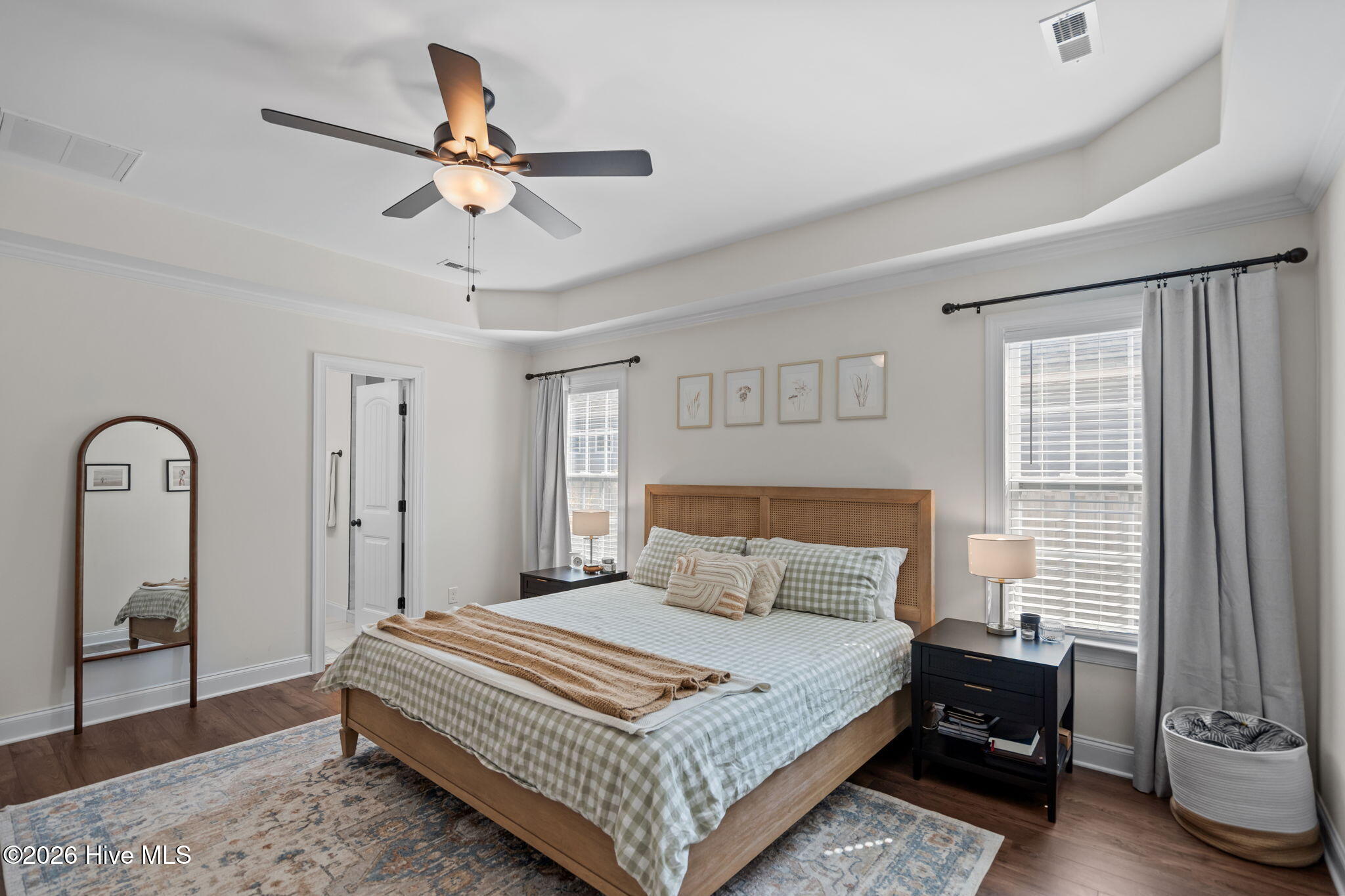 100567141 | Photo 26