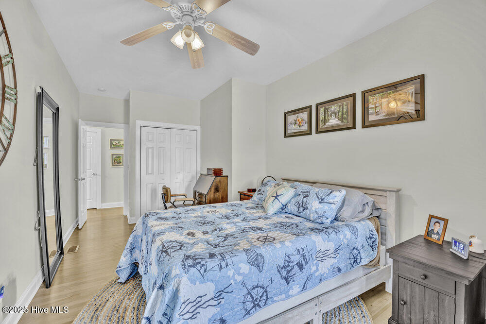 100542782 | Photo 37