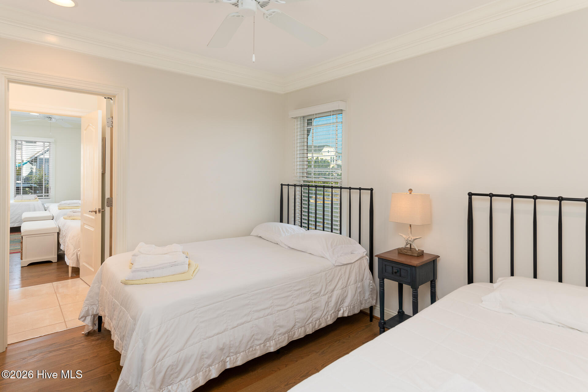 100562037 | Photo 10