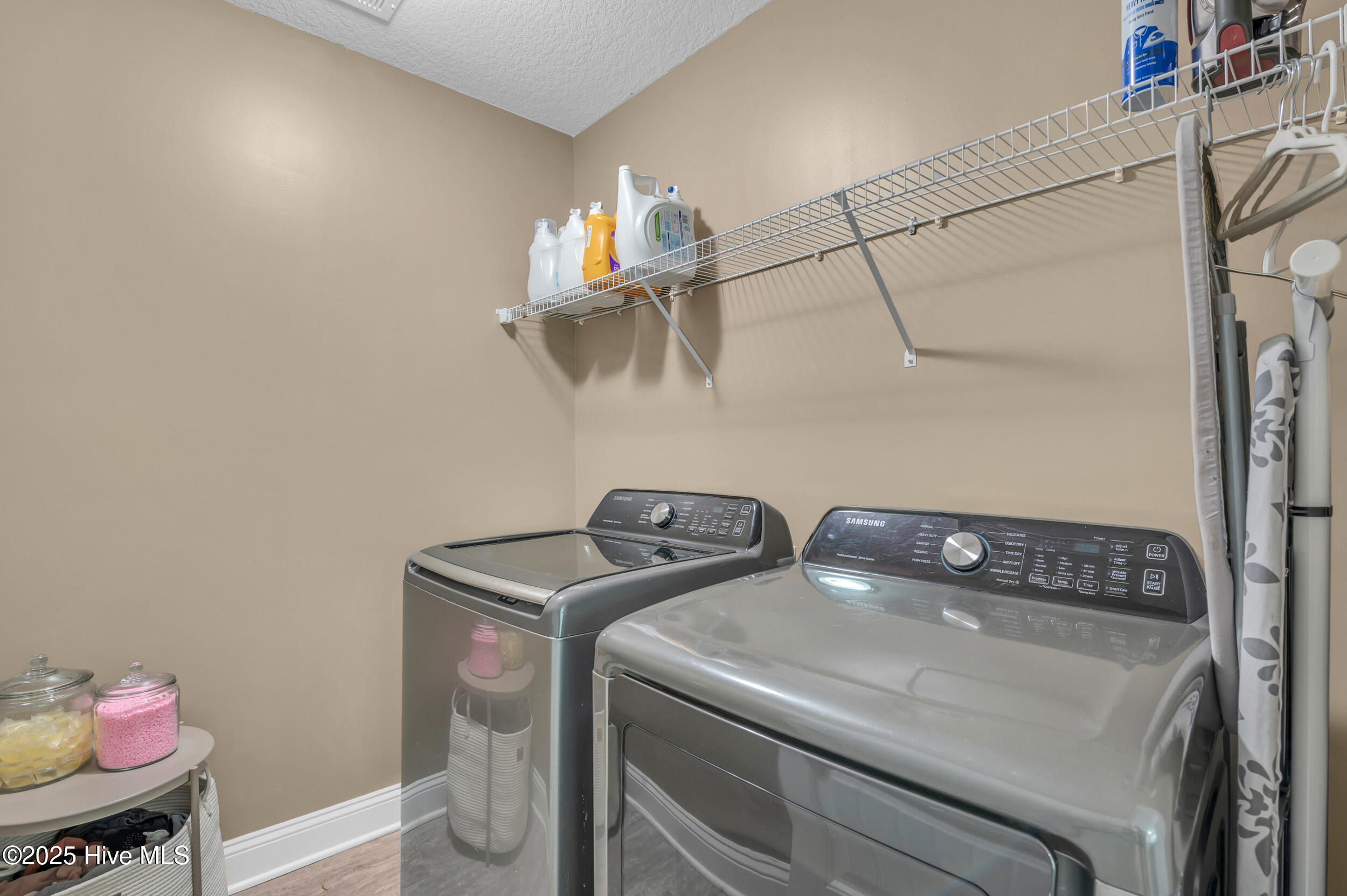 100522900 | Photo 34