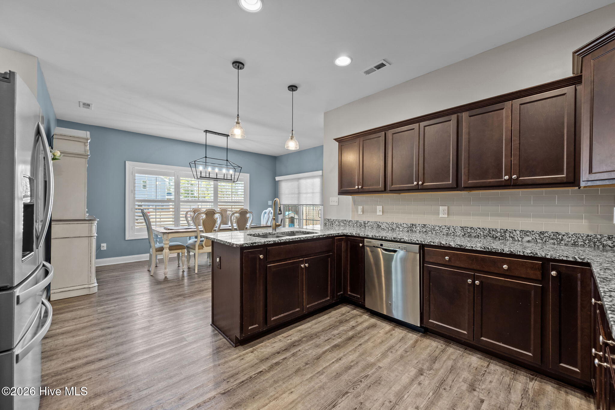 100557396 | Photo 10