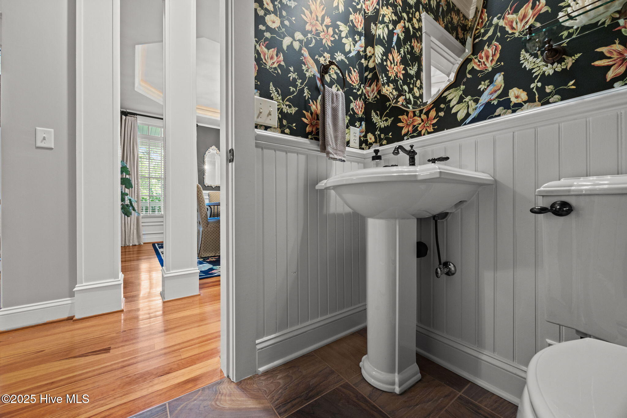 100518834 | Photo 29