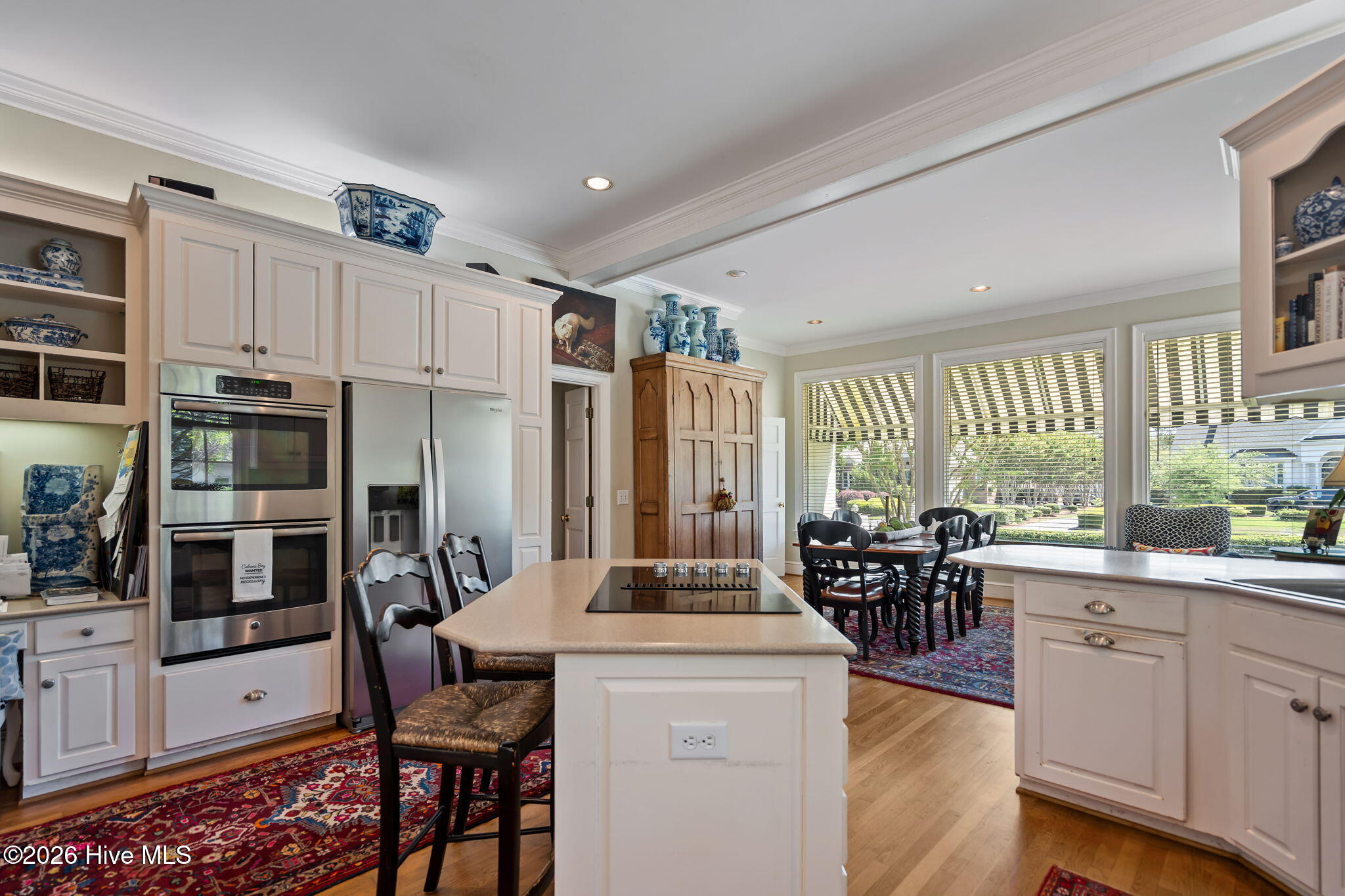 100570294 | Photo 26