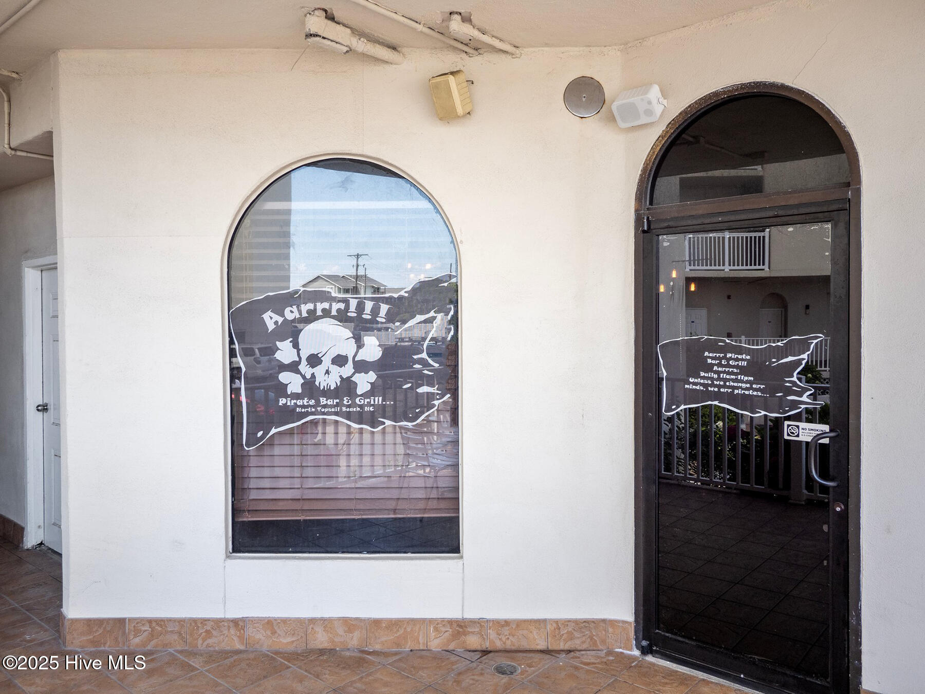 100518726 | Photo 40