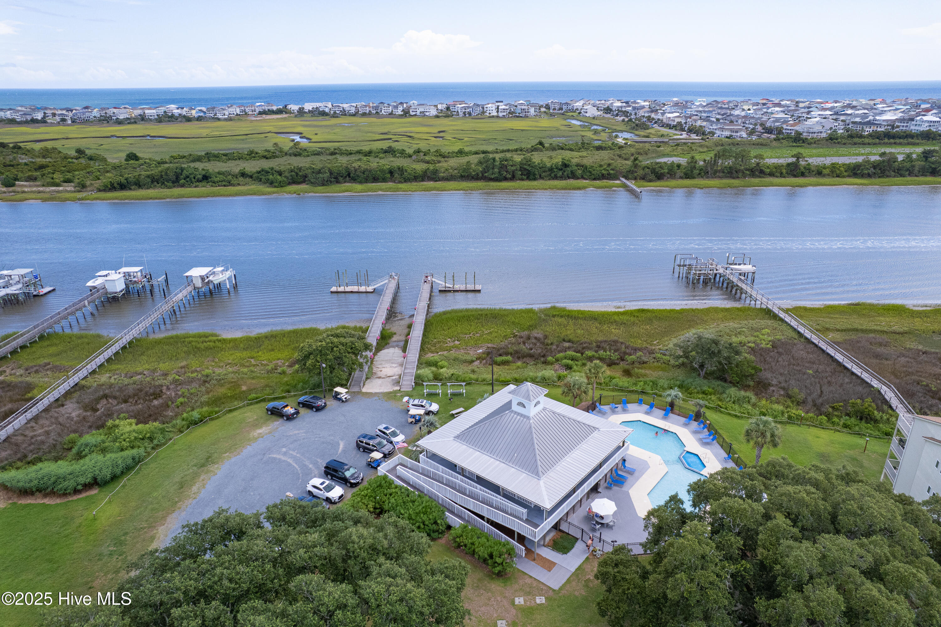 100520400 | Photo 37