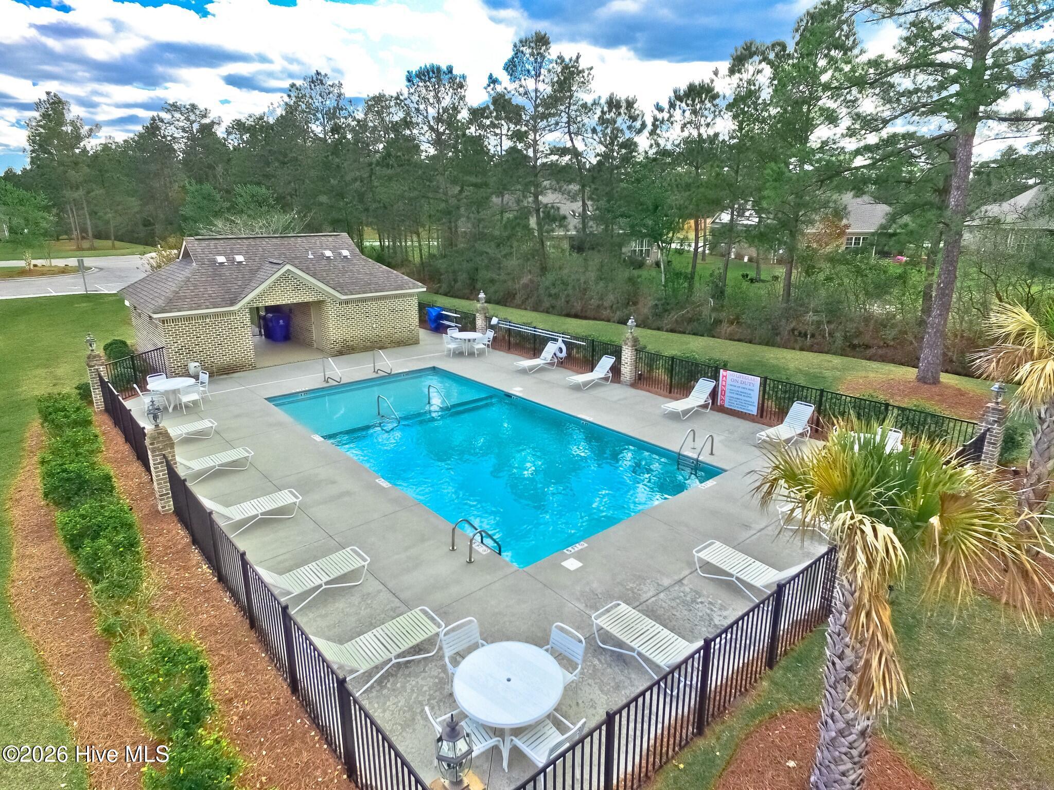 100562046 | Photo 35