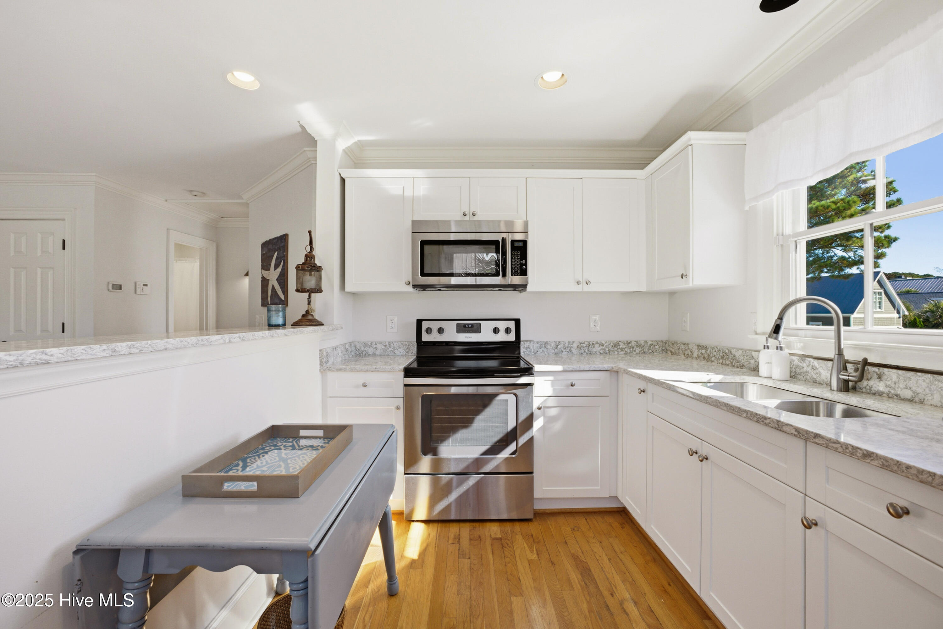 100541360 | Photo 53