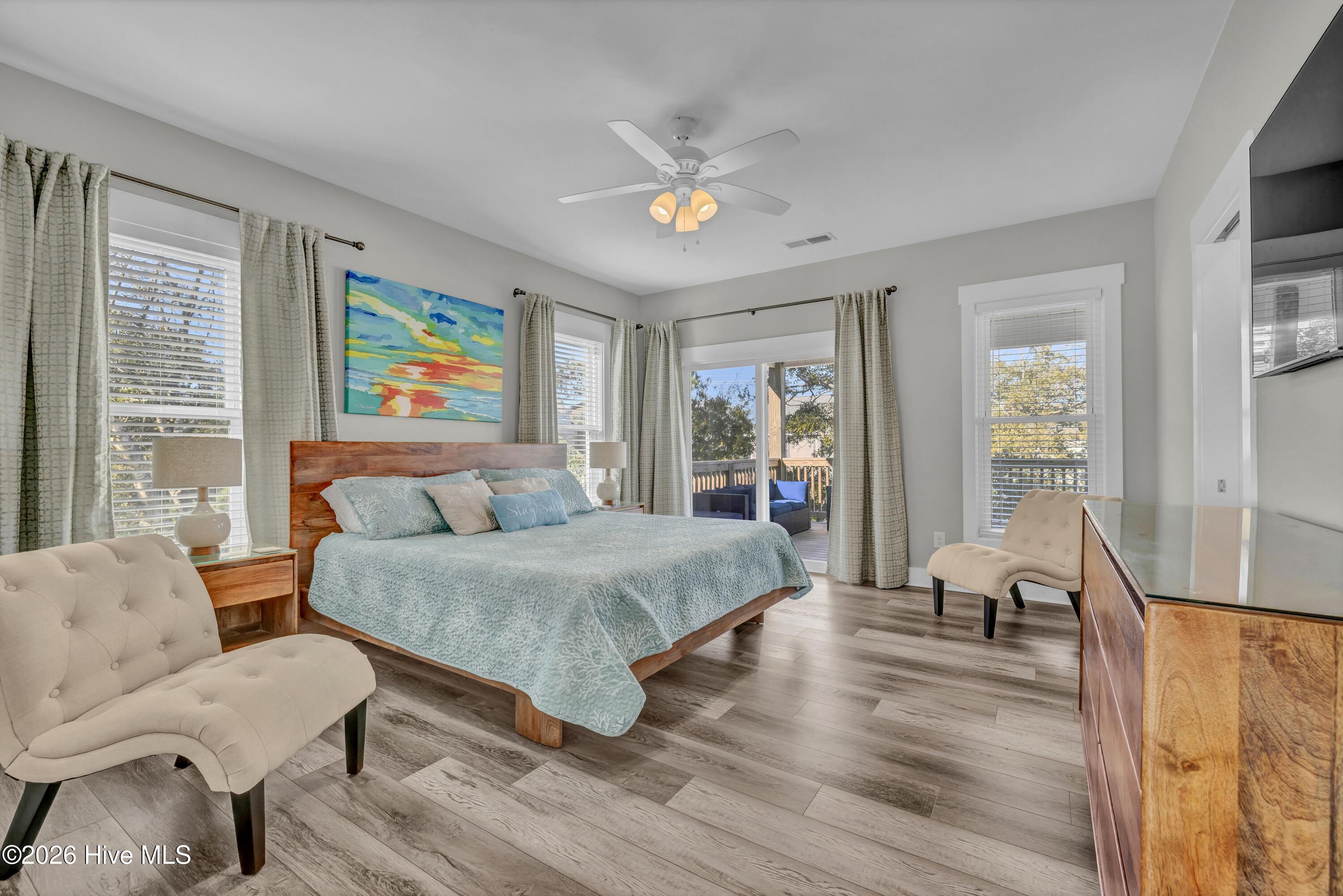 100549808 | Photo 26