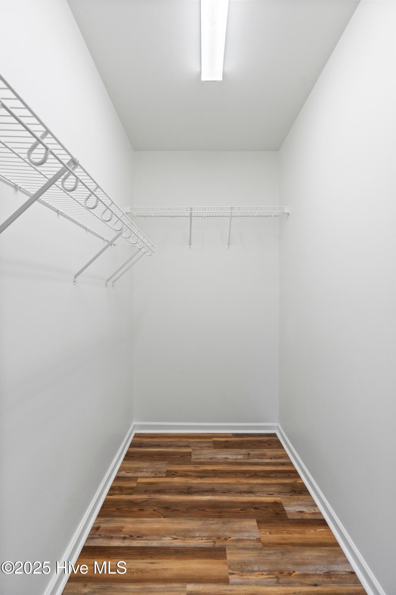 100542341 | Photo 40