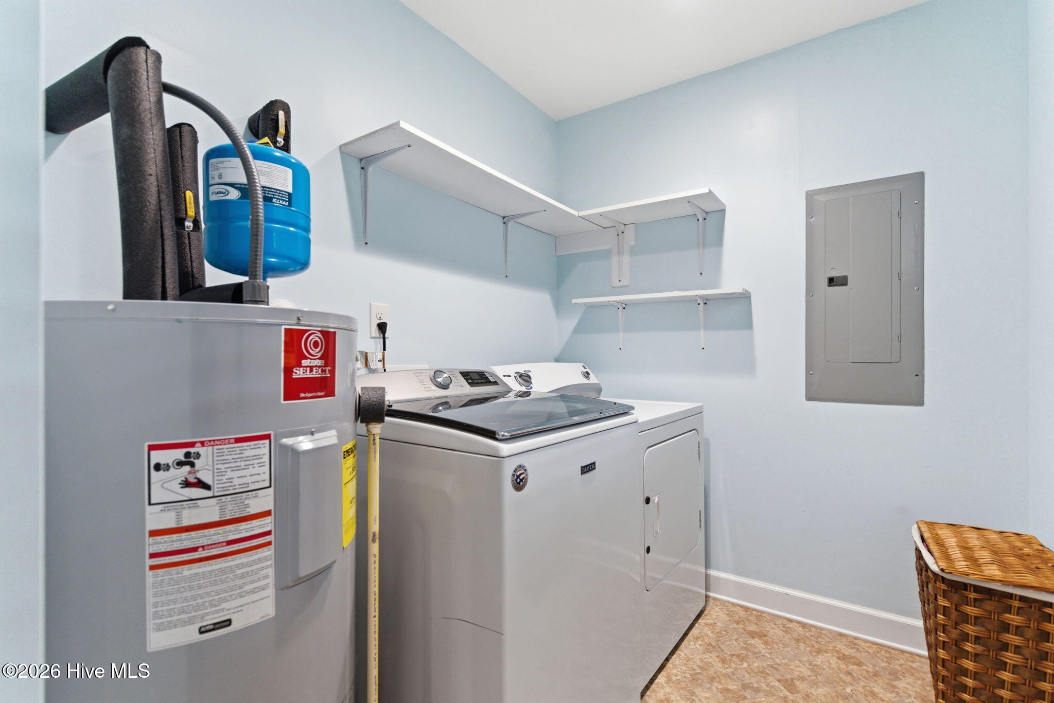 100570095 | Photo 28