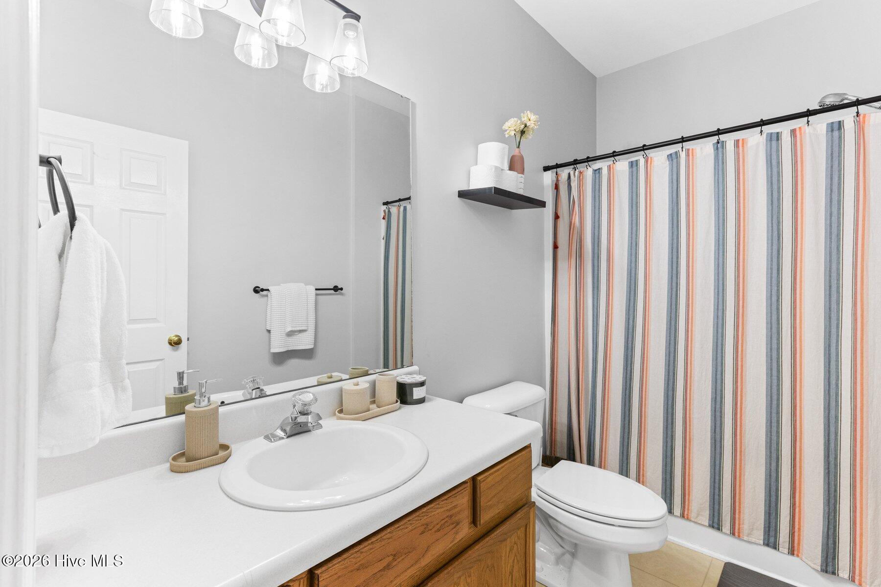 100548384 | Photo 24