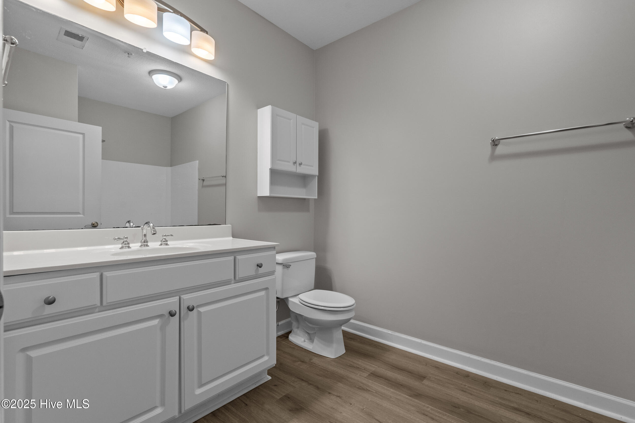 100540040 | Photo 33