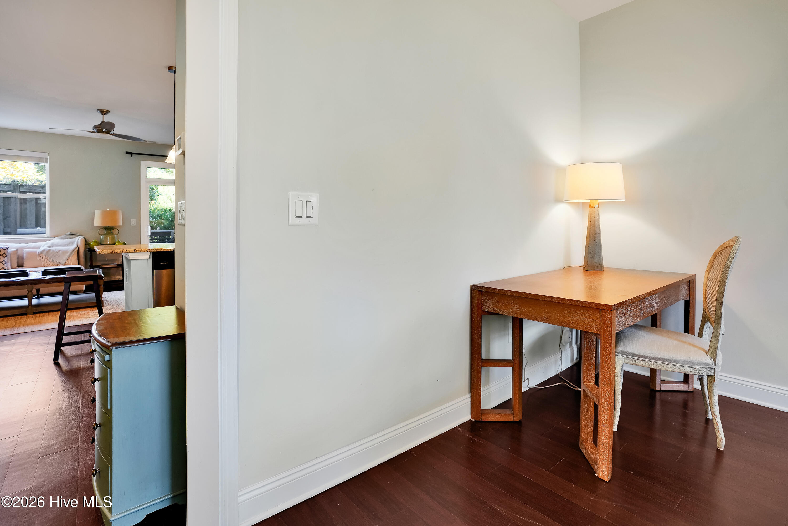 100567789 | Photo 27