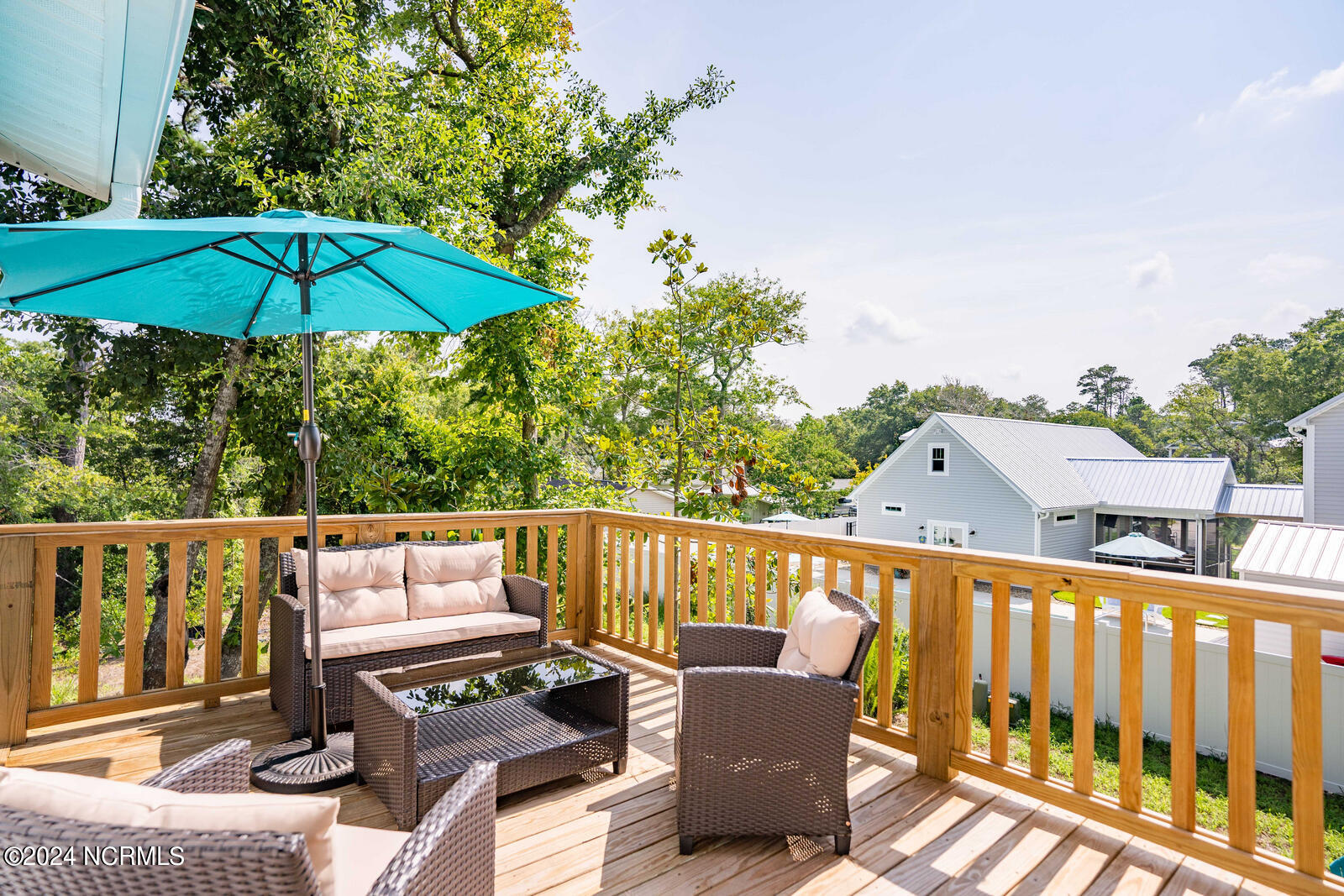 100565543 | Photo 16