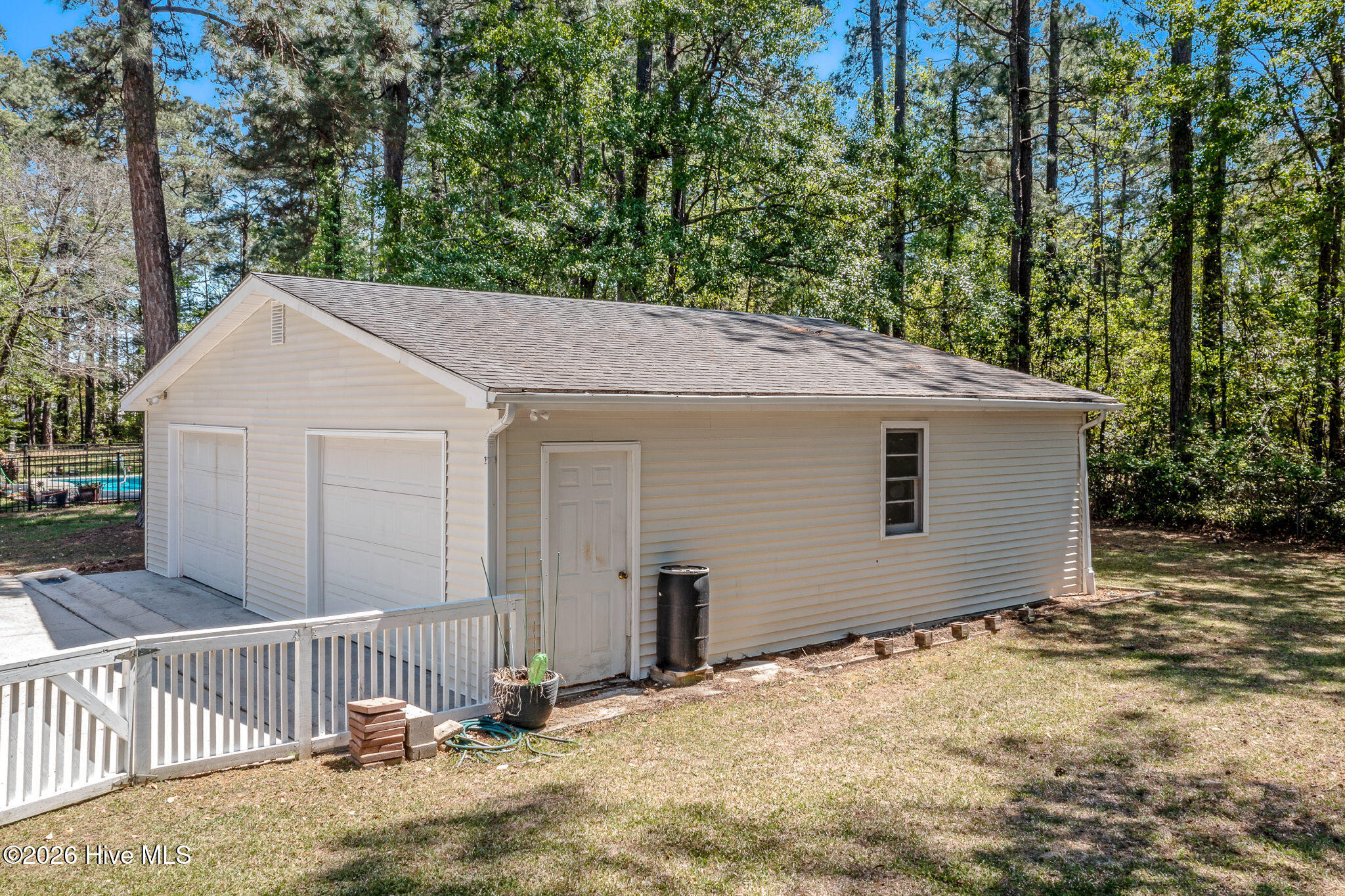 100567029 | Photo 44