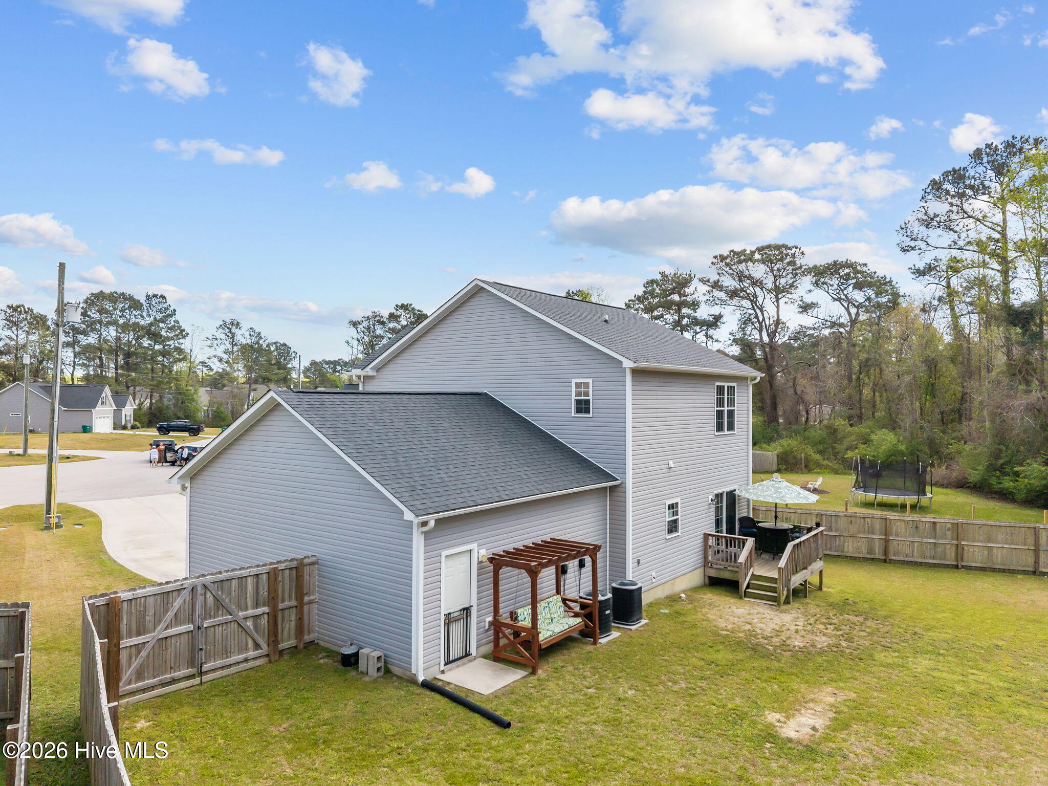 100564221 | Photo 44