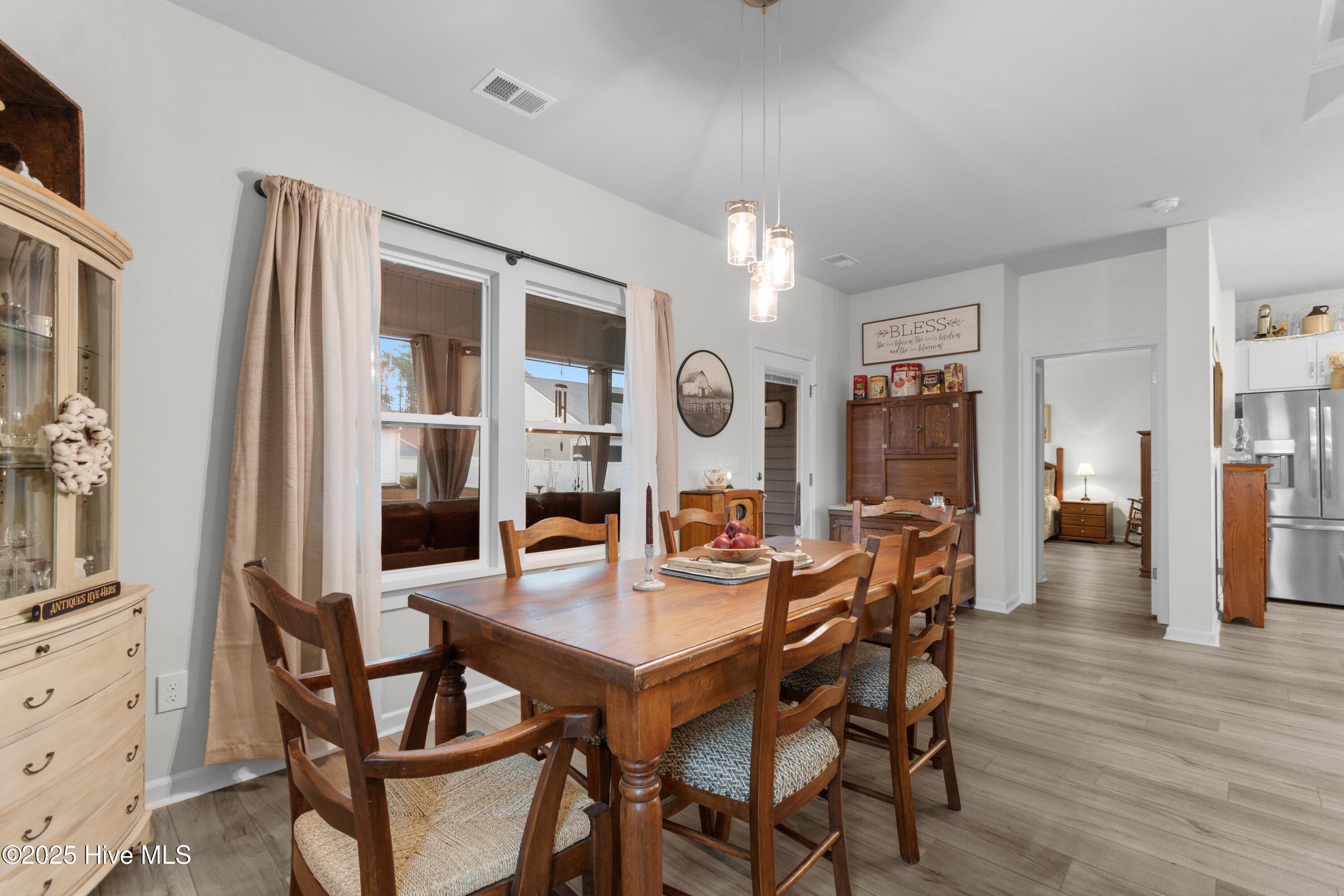 100543949 | Photo 10