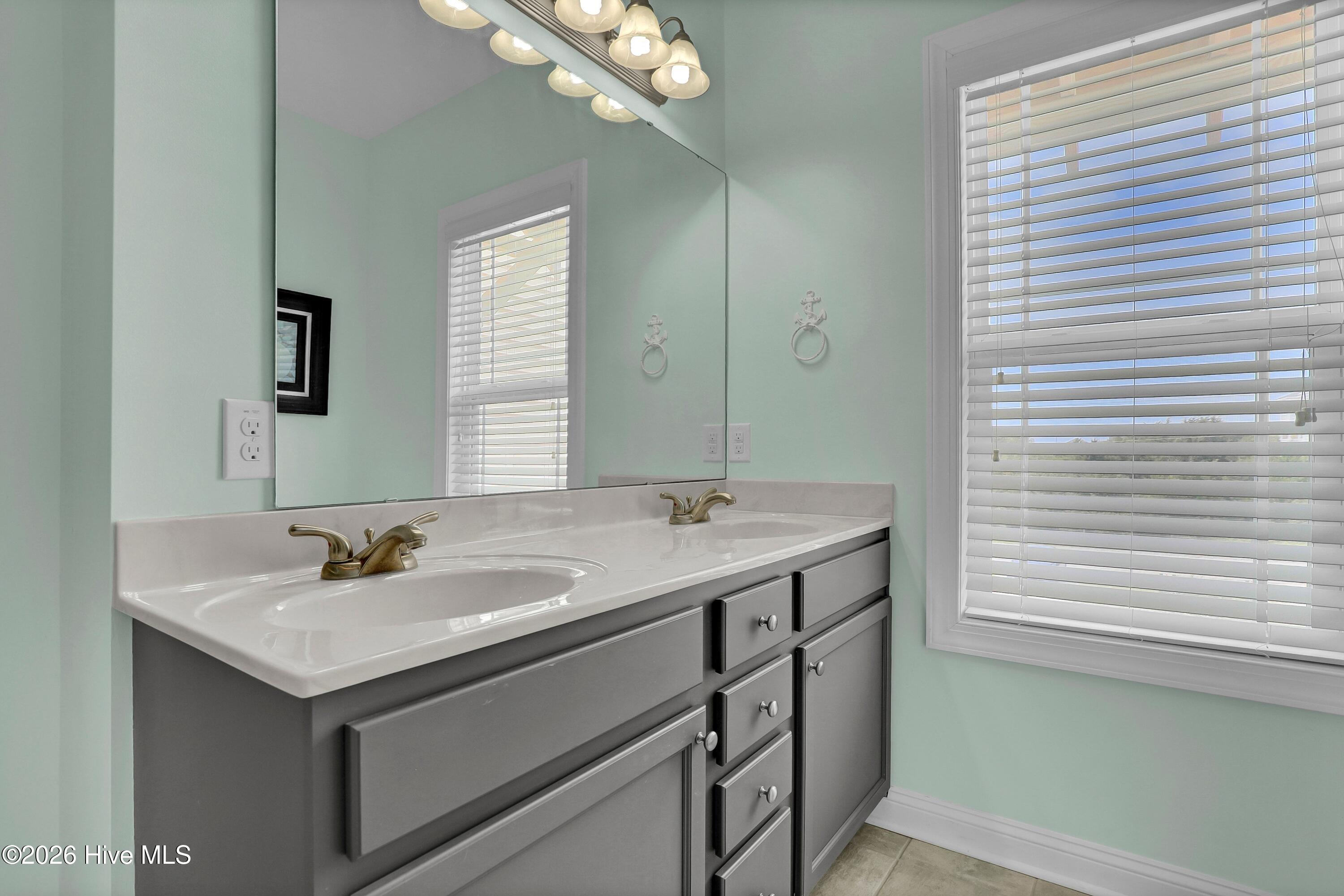 100564246 | Photo 19