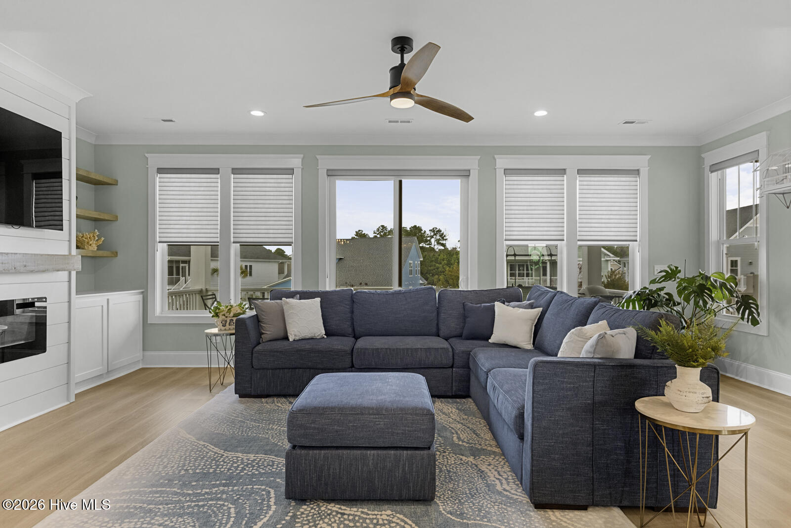 100557738 | Photo 17