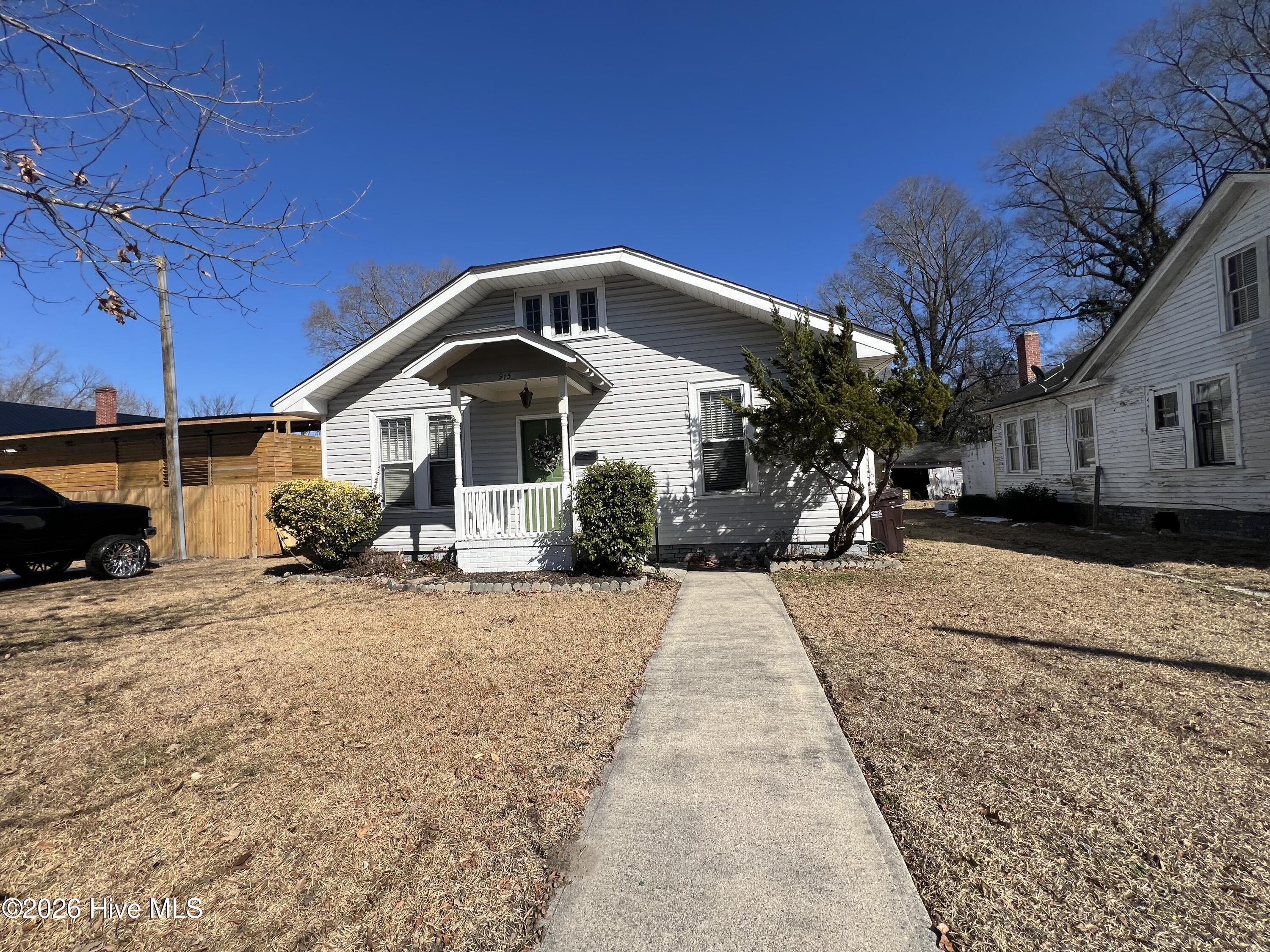 915 Saint David Street