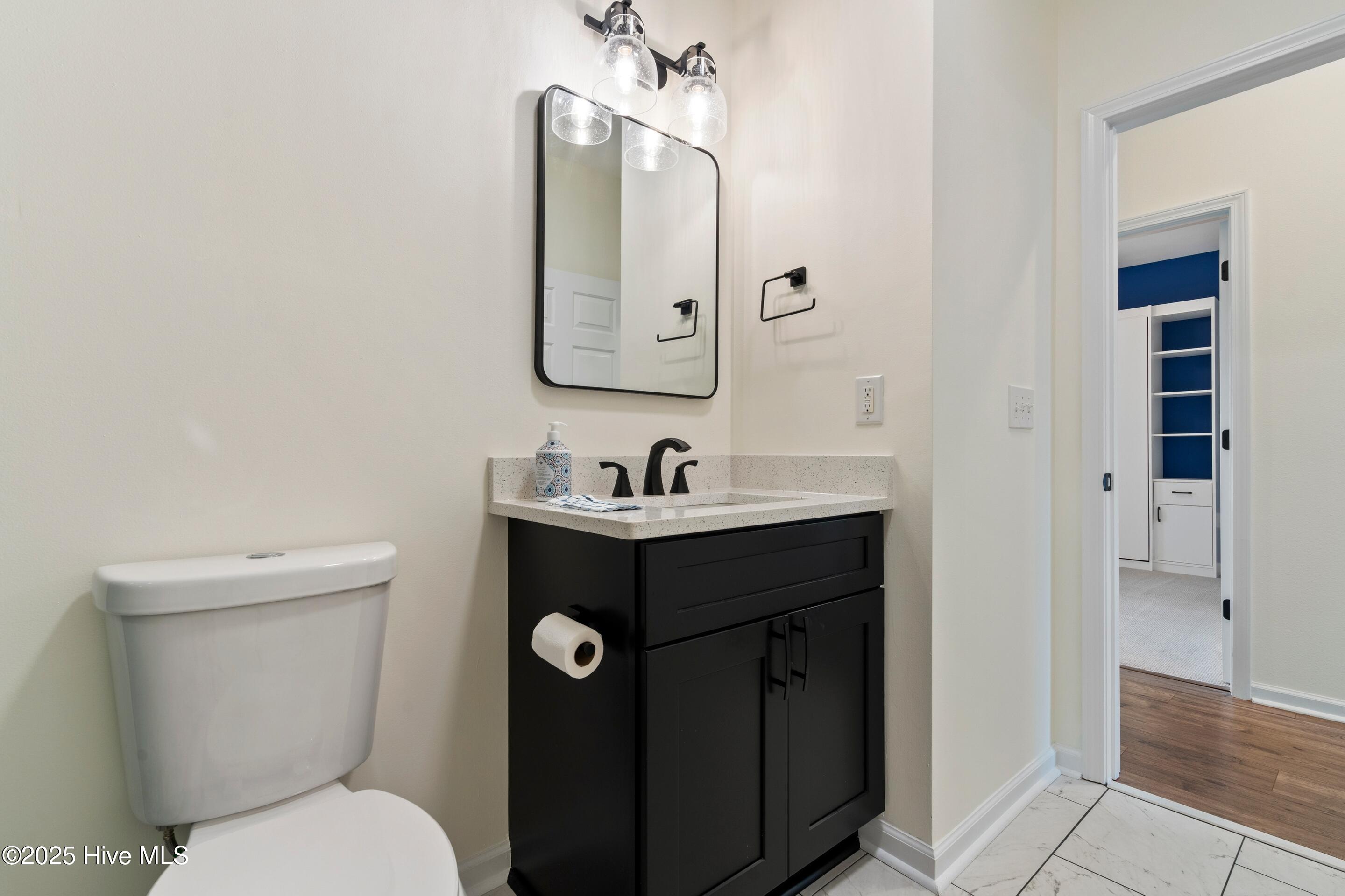 100542567 | Photo 24