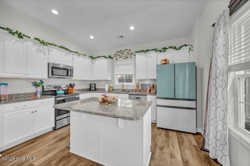 100569787 | Photo 10