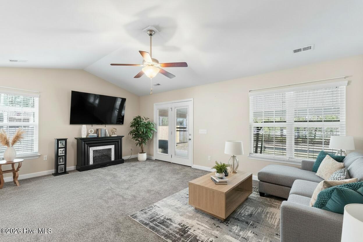 100554098 | Photo 11