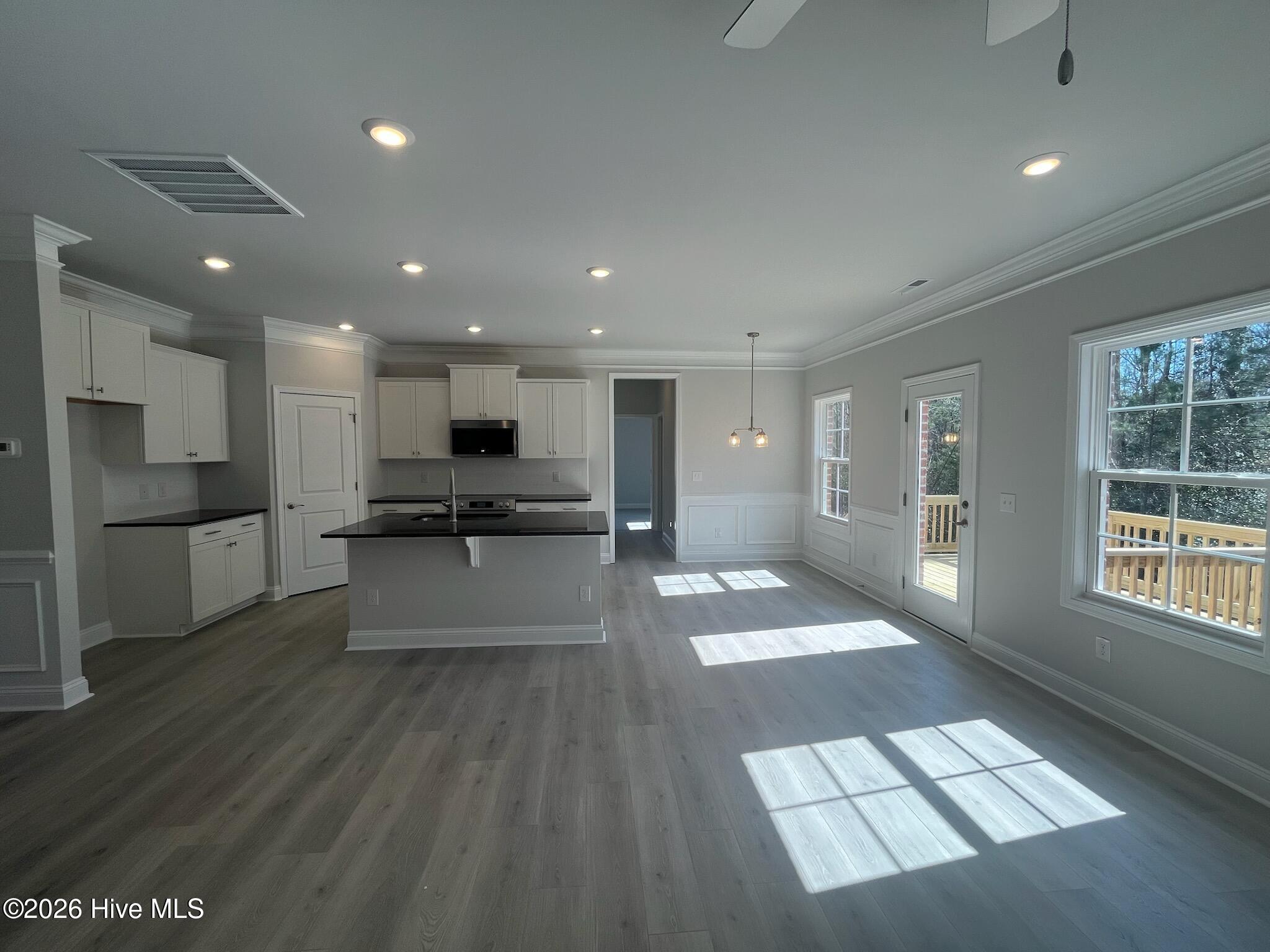 100558864 | Photo 19