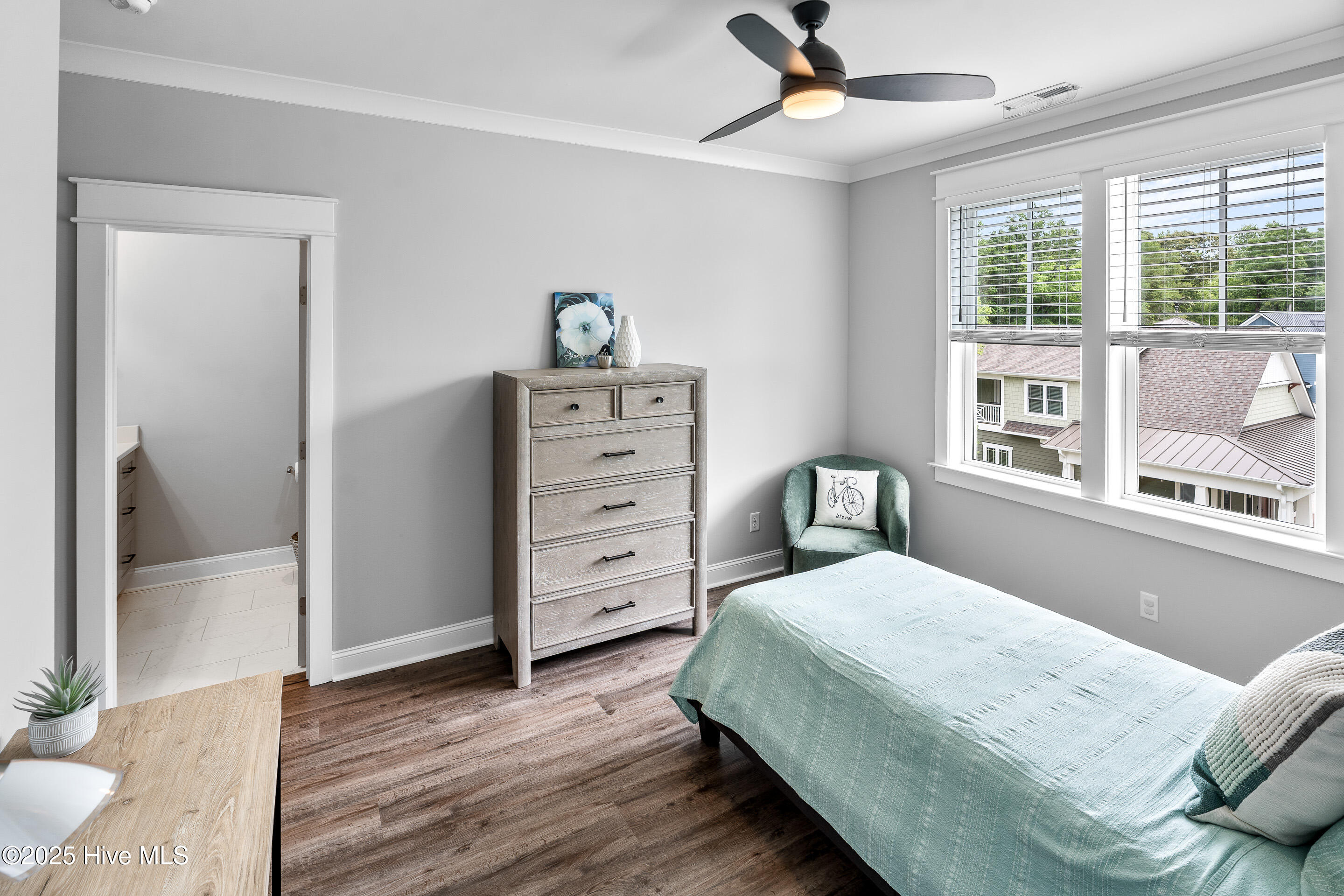 100516528 | Photo 44