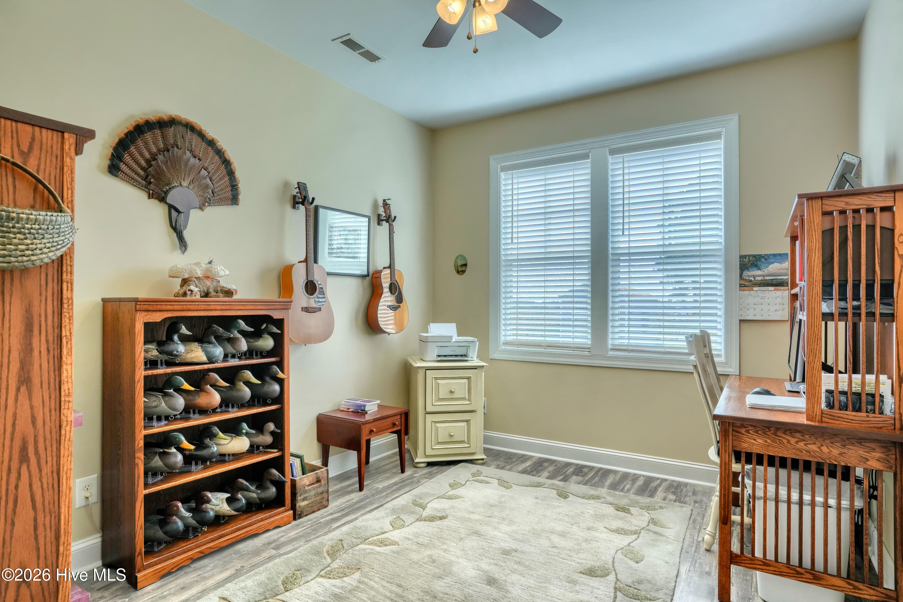 100563582 | Photo 33