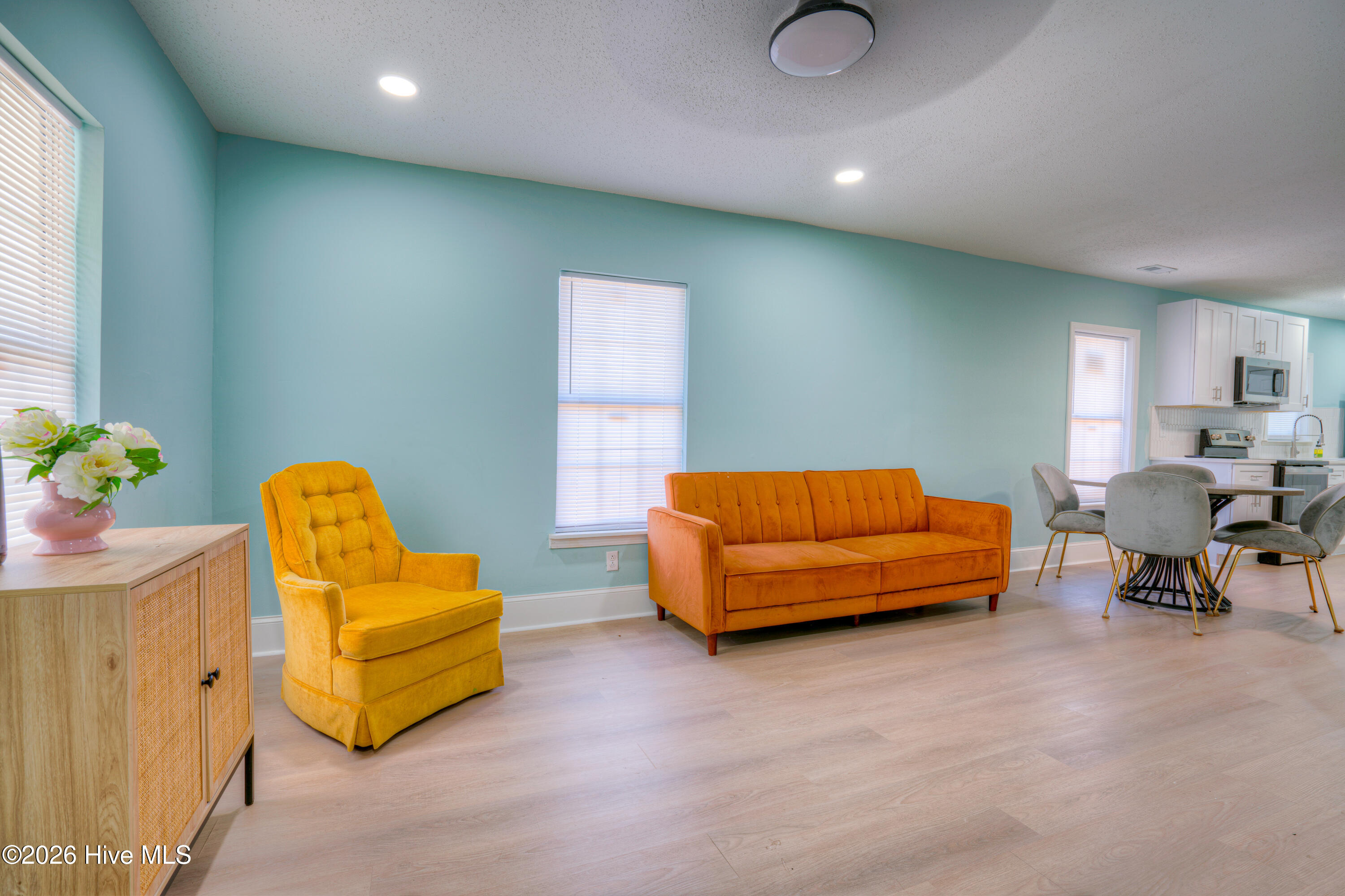 Photo 2 of Single family home for sale at 3307 Princess Pl Dr, Wilmington, NC 28405 | MLS# 100613015 | Listing updated on 2026-10-29