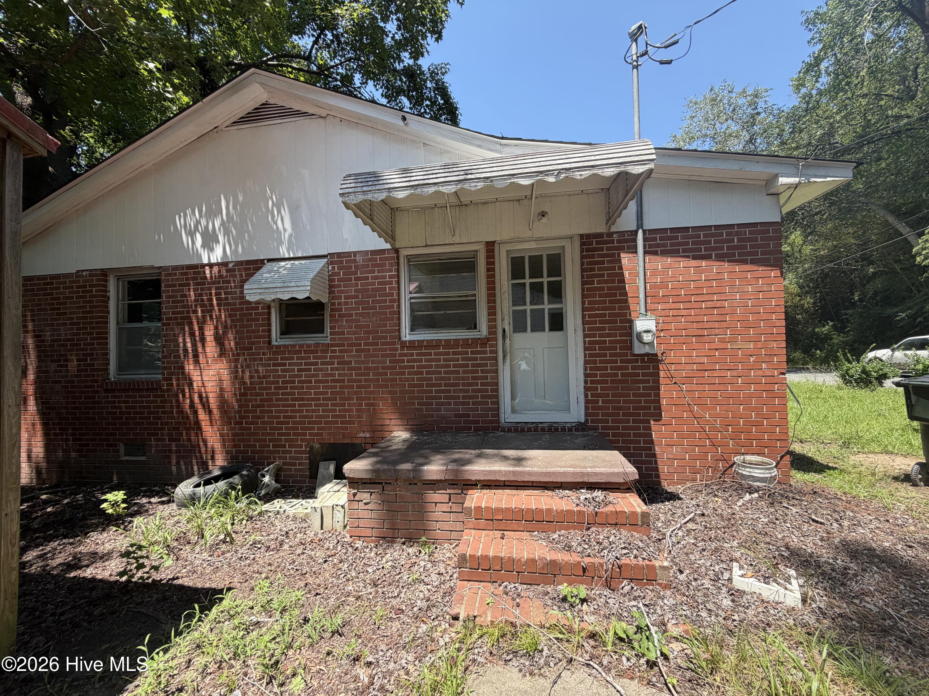 Exterior photo of 1205 Cedar Lane, Kinston, NC 28501. MLS: 100592708