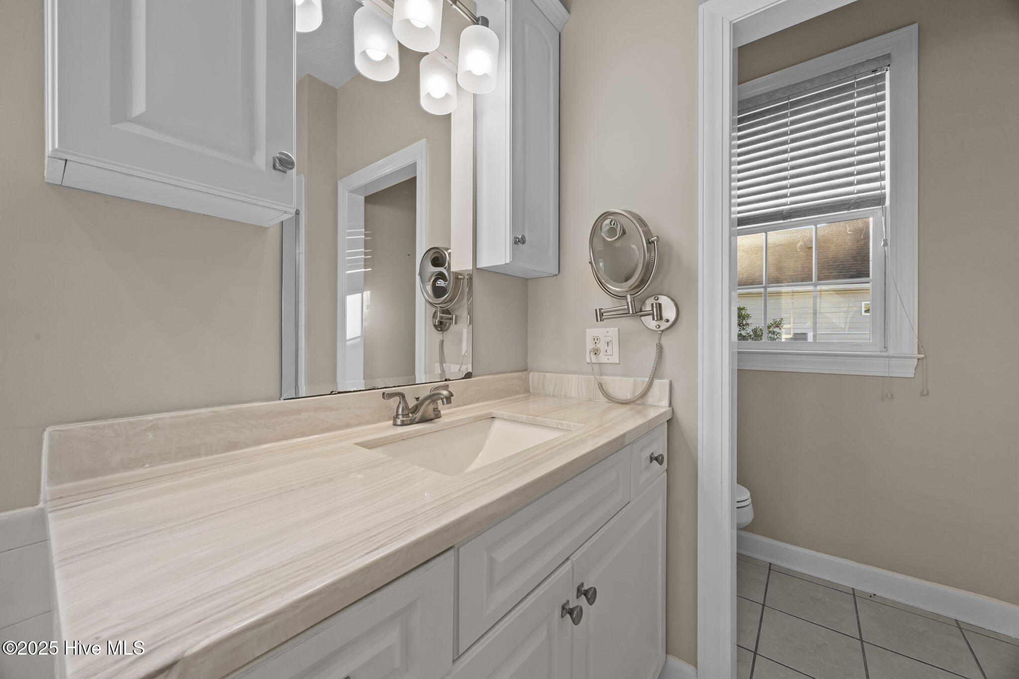 100543036 | Photo 32