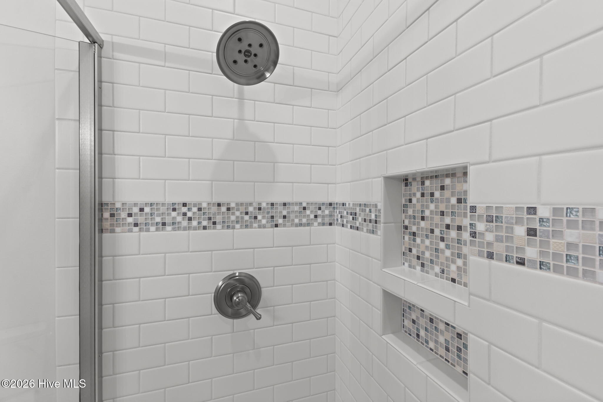 100553636 | Photo 27