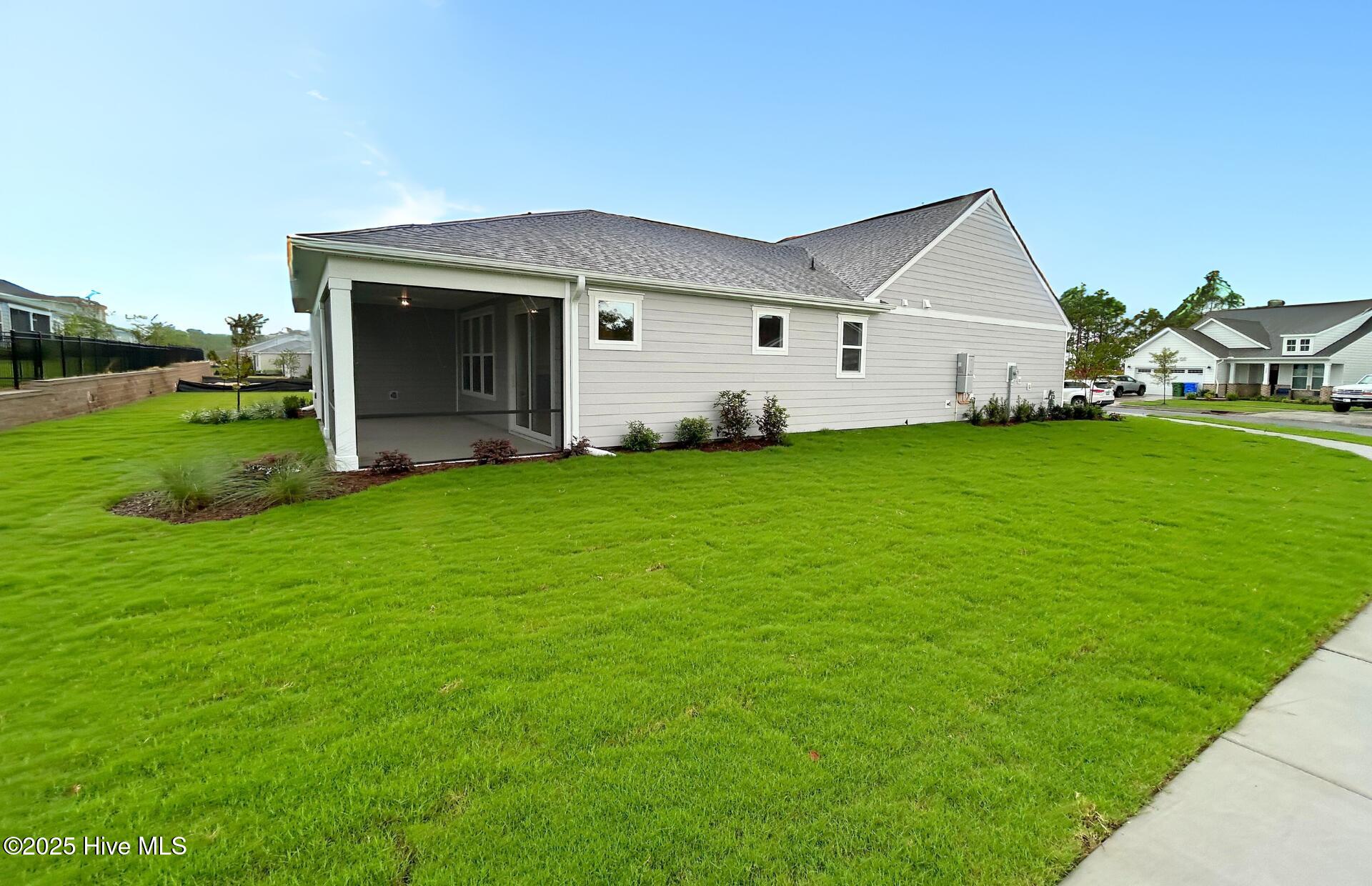 100502928 | Photo 19