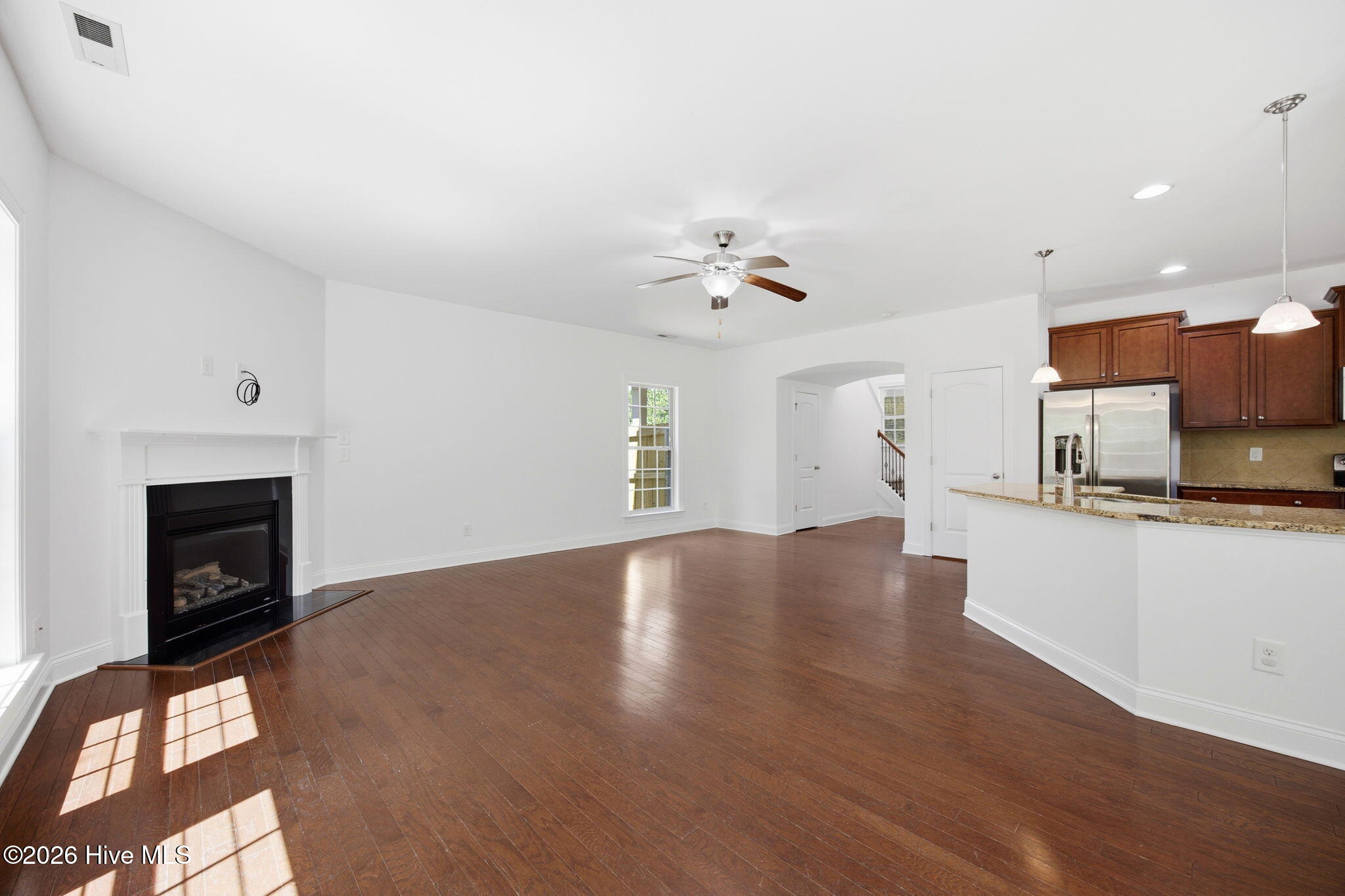 100569504 | Photo 16