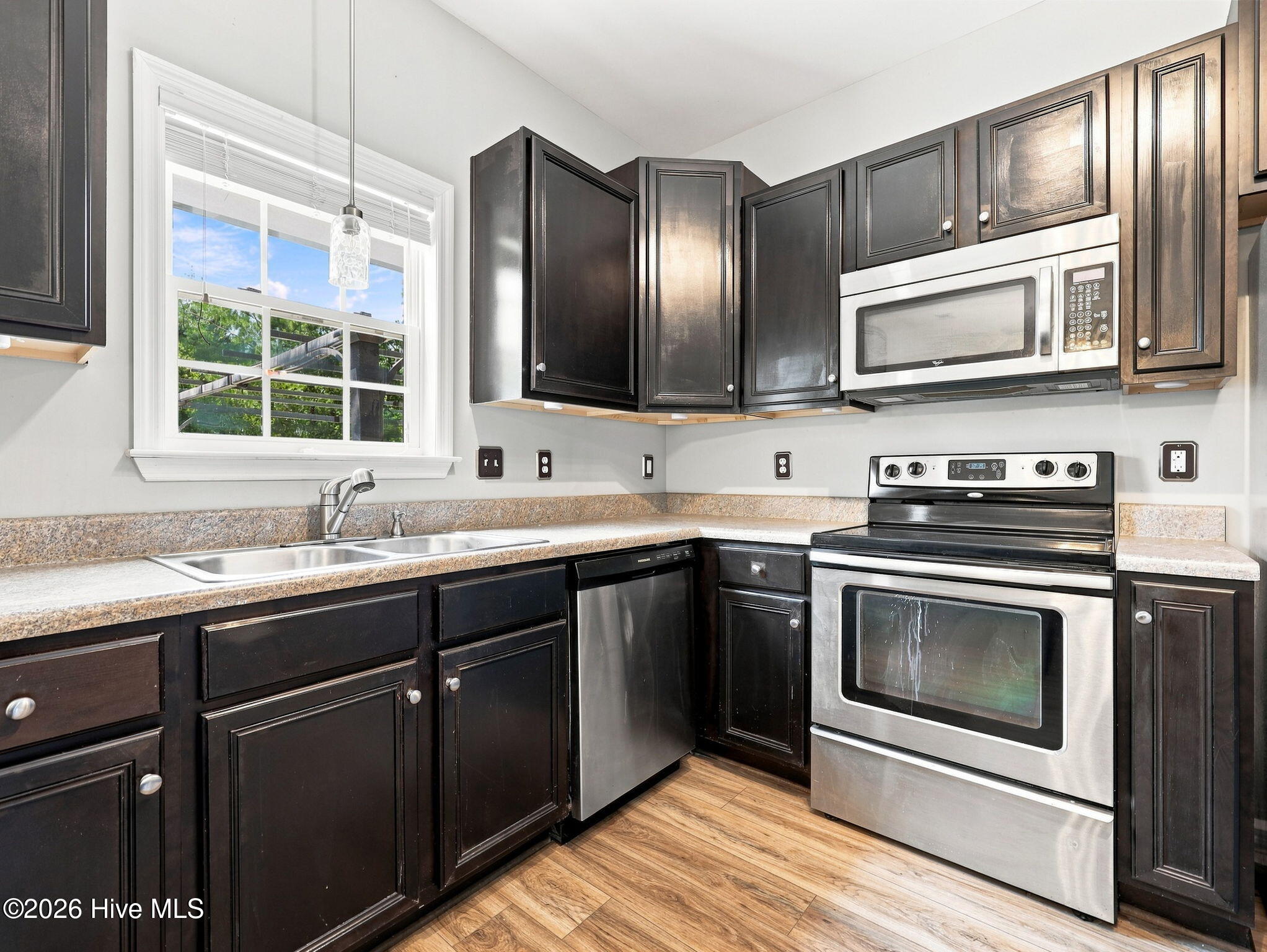 302 Squire Court,Maple Hill