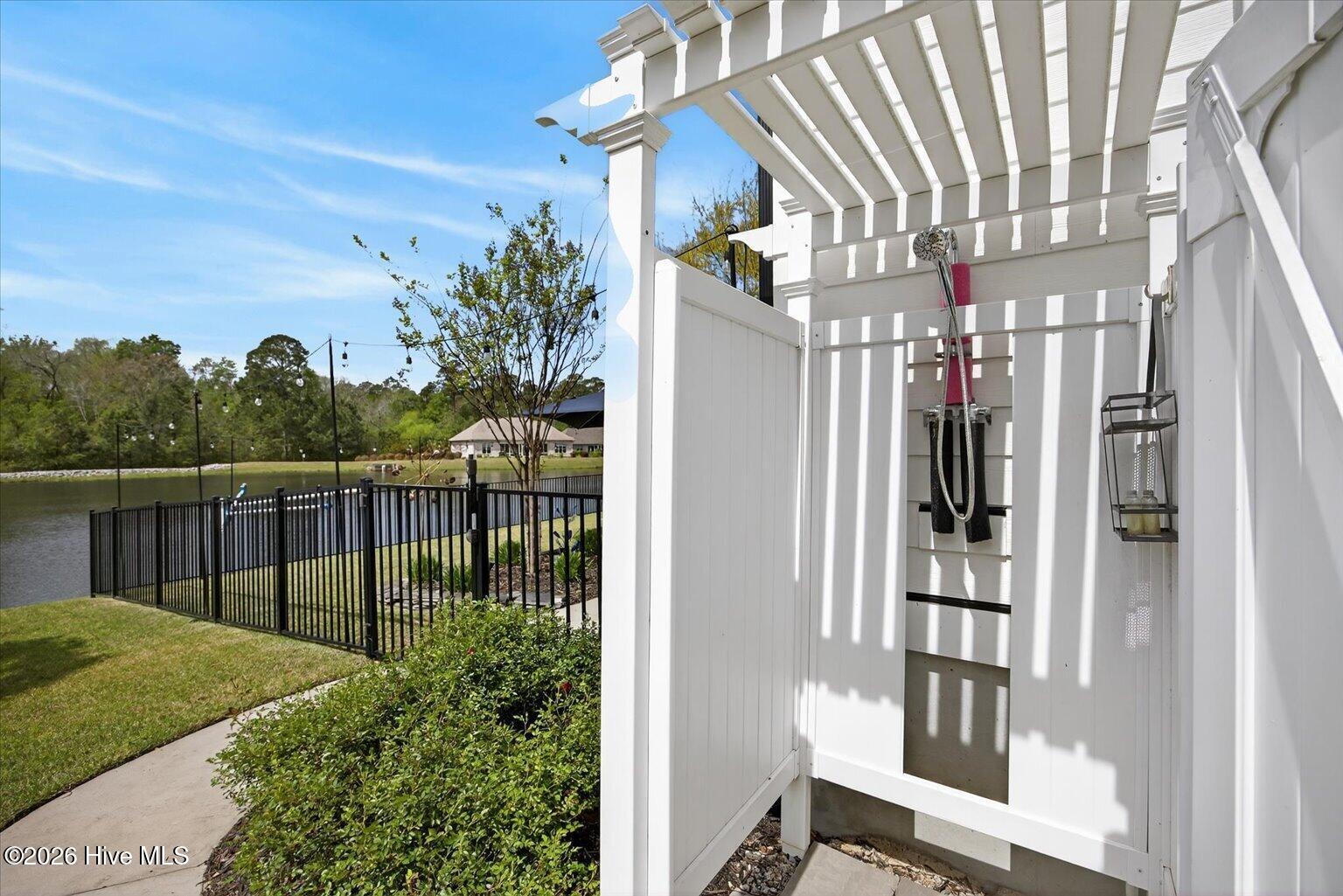 100566266 | Photo 55