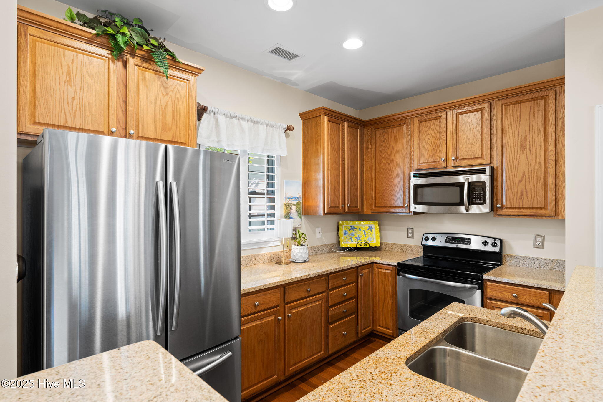 7610 High Market Street 3, Sunset Beach, NC 28468 – photo 13: 21-web-or-mls-CAMMediaLLC.com 7610-3-10