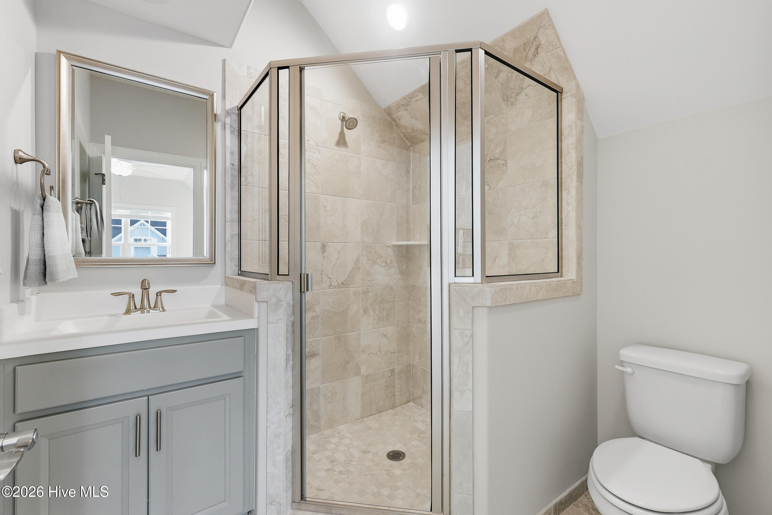 100551027 | Photo 40