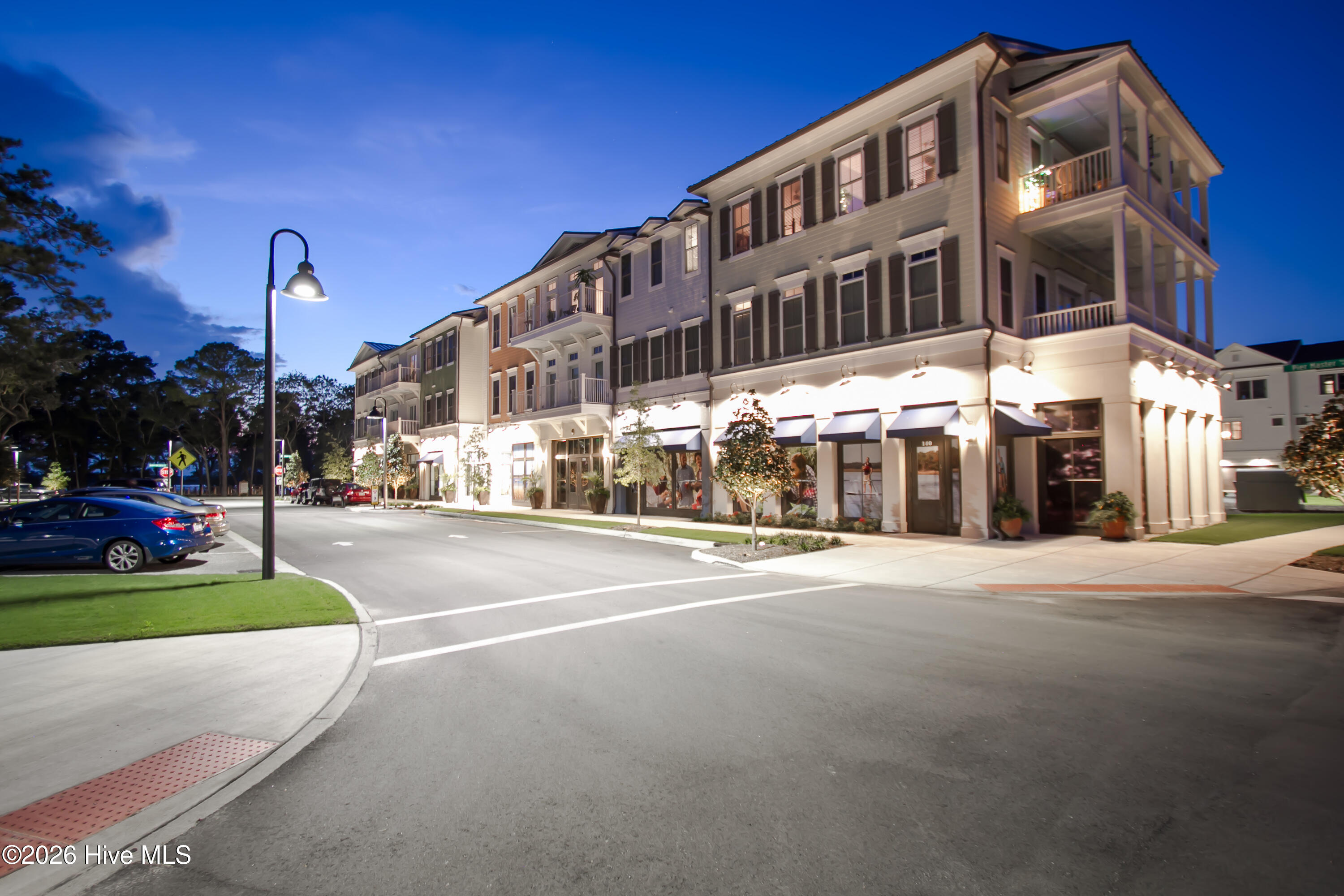 100558472 | Photo 70