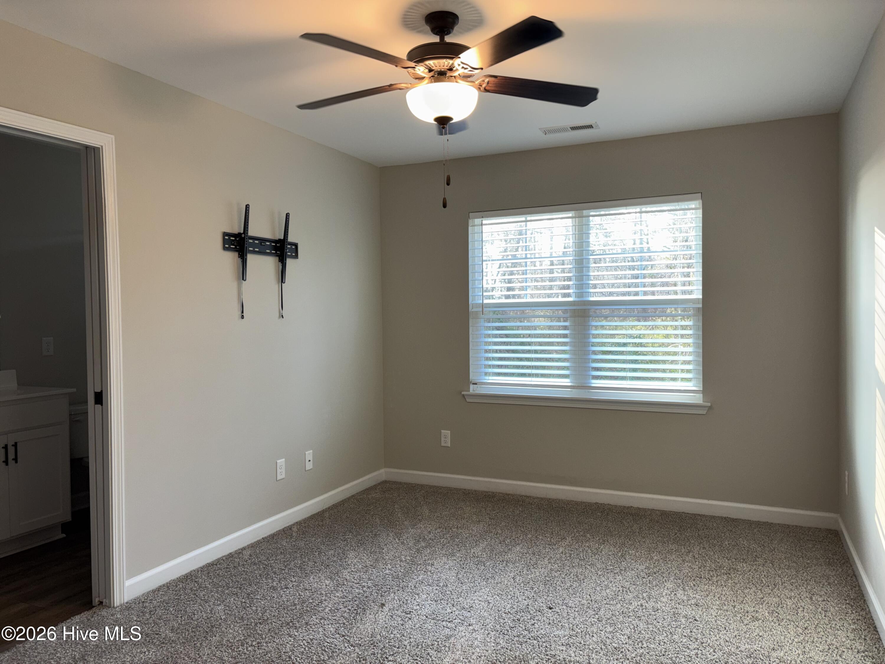 100560134 | Photo 19