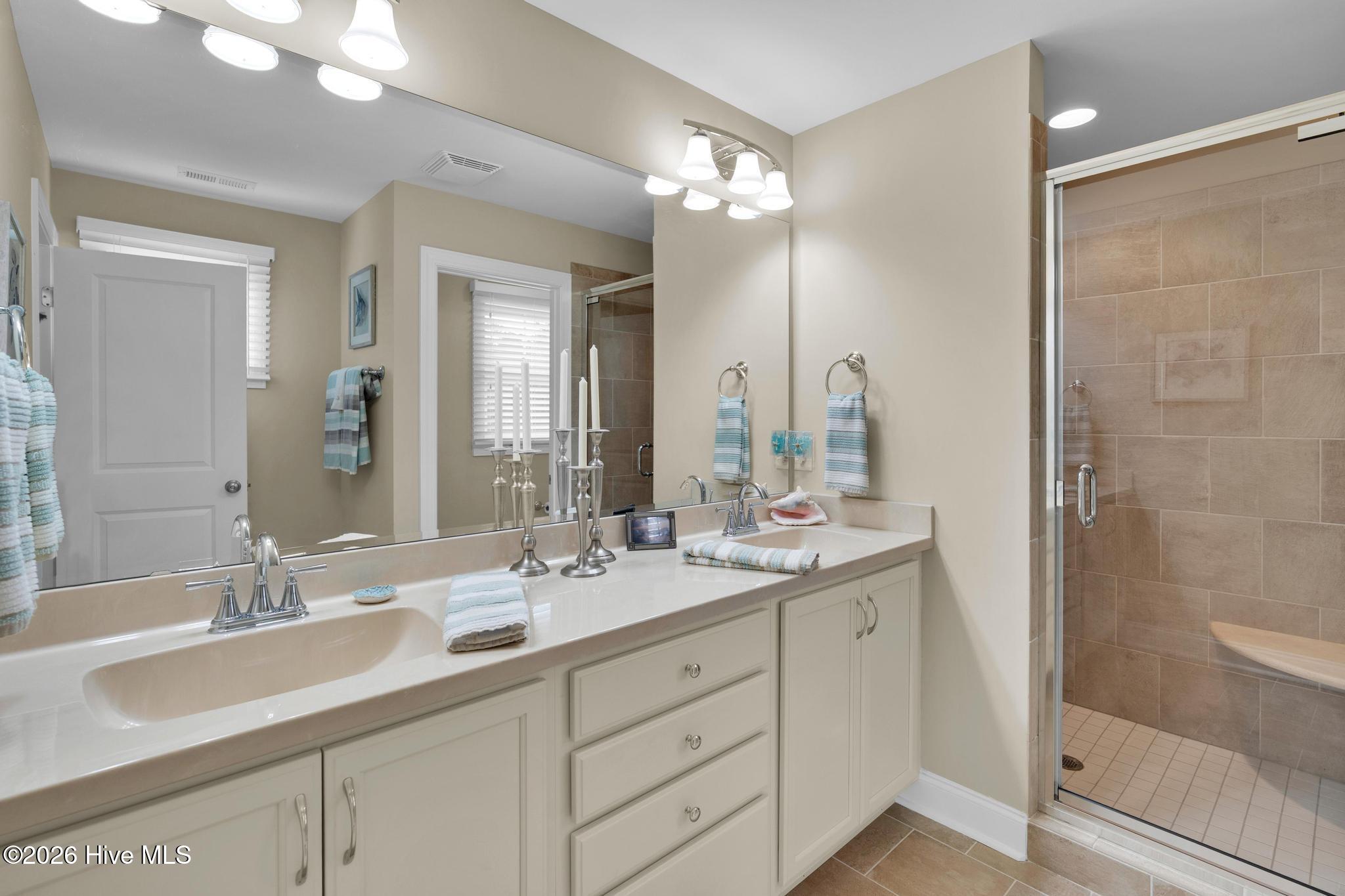 100556284 | Photo 29