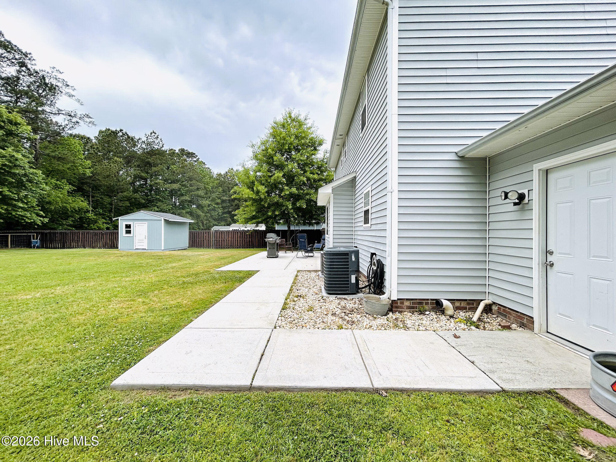 100570244 | Photo 46